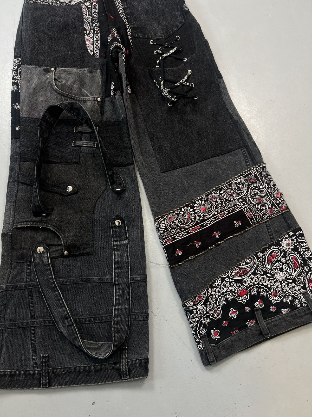 Vintage 1of1 upcycled levis denim bandana patches custom denim Size US 30 / EU 46 - 2 Thumbnail