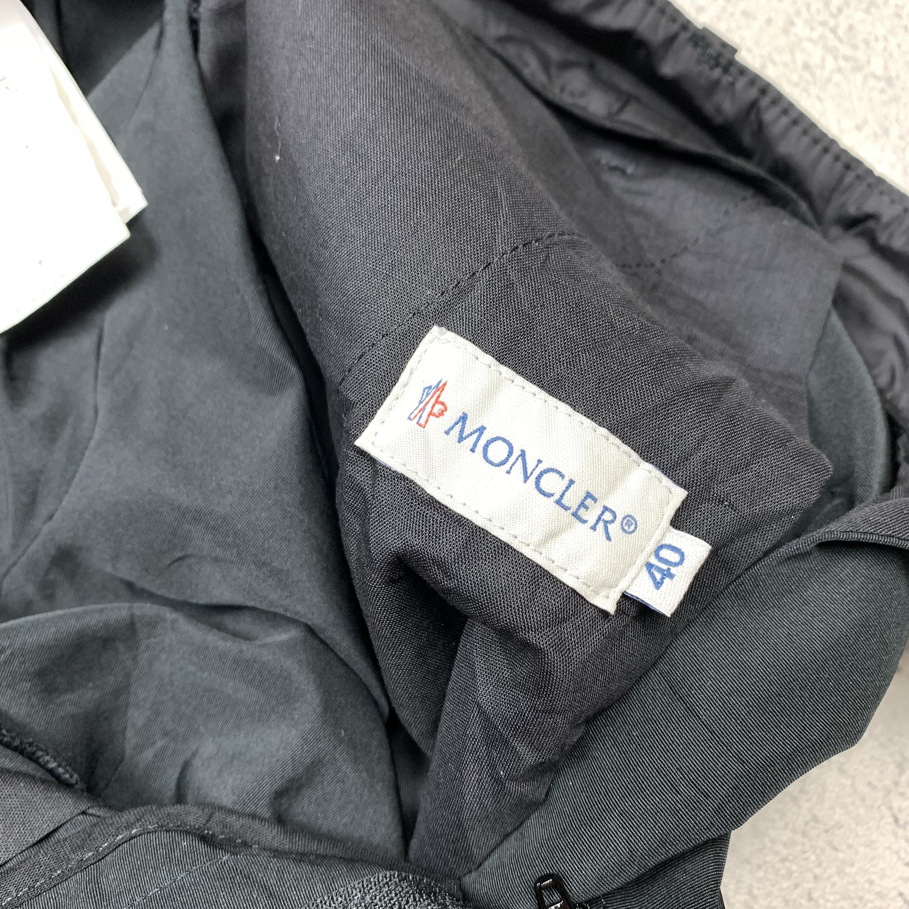 Moncler Moncler Patalone Bermuda Shorts Size US 28 / EU 44 - 5 Thumbnail