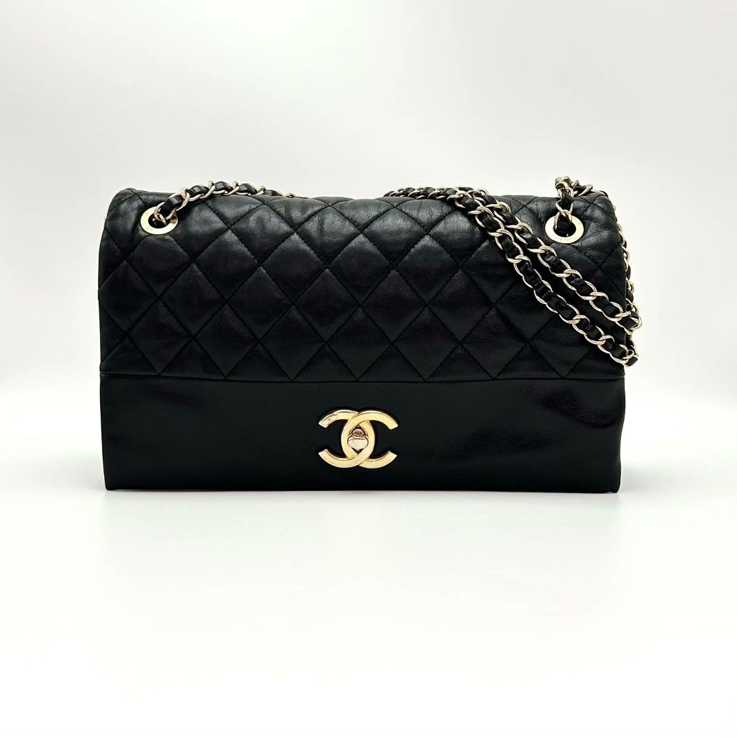 Chanel Pre-loved Bag Very good condition Size ONE SIZE - 1 Thumbnail