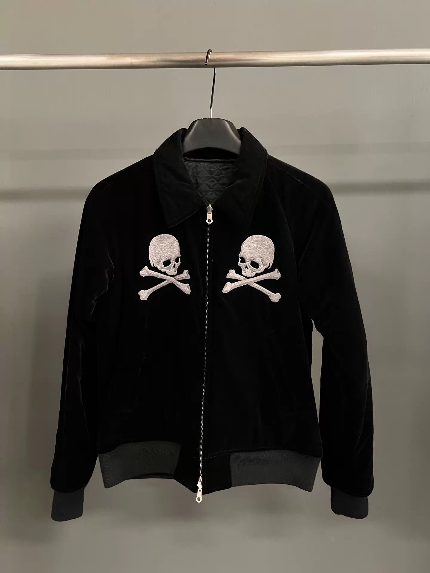 Mastermind Japan Black Skull Crossbones Embroidered Bomber Jacket Size US M / EU 48-50 / 2 - 1 Thumbnail
