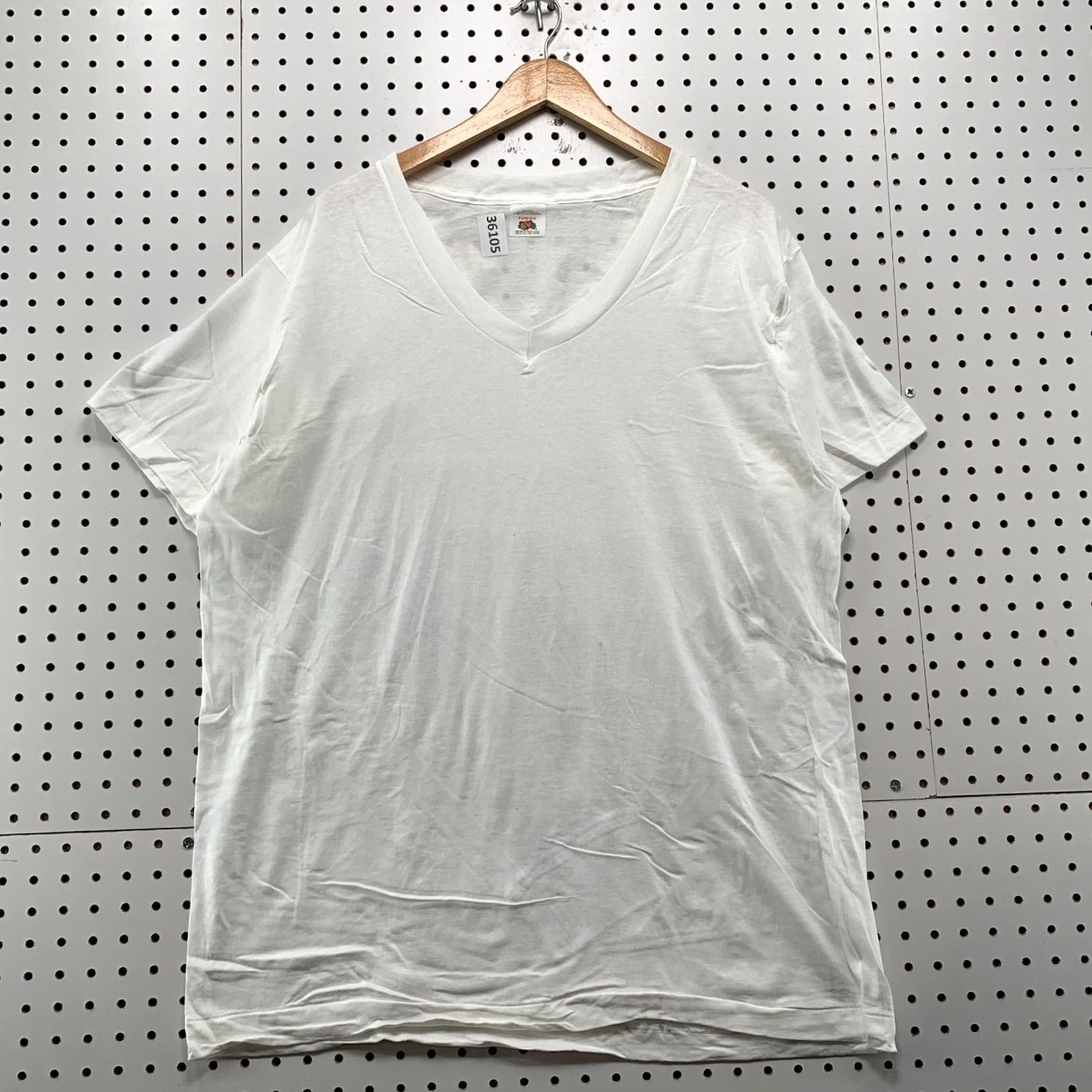 Fruit Of The Loom VINTAGE Fruit of the Loom Shirt Mens XL White V Neck Single Stitch NEW Size US XL / EU 56 / 4 - 2 Thumbnail