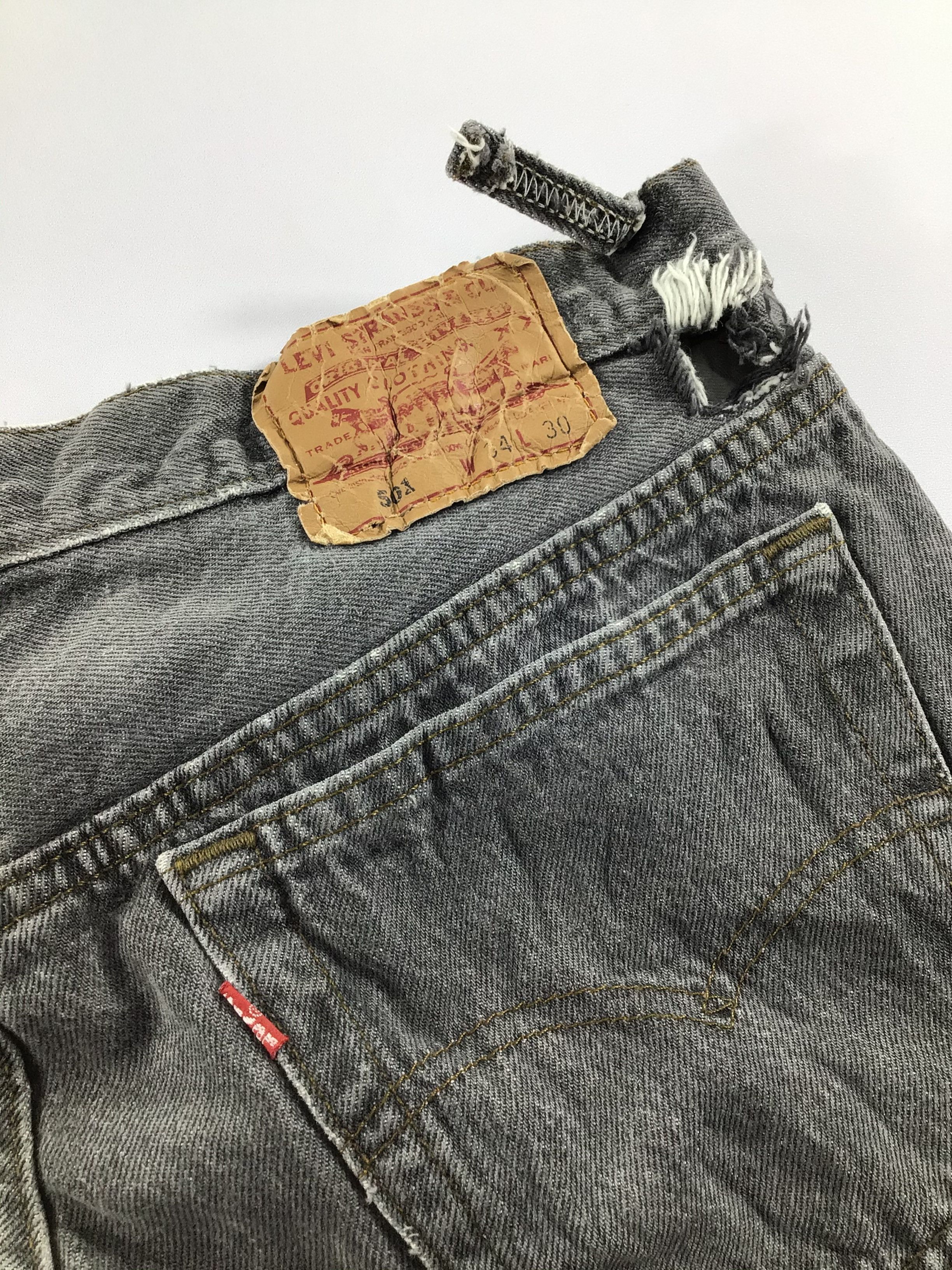 Levi's Faded Vintage Levis 501 Jeans Dark Wash Denim -J333 Size US 32 / EU 48 - 5 Thumbnail