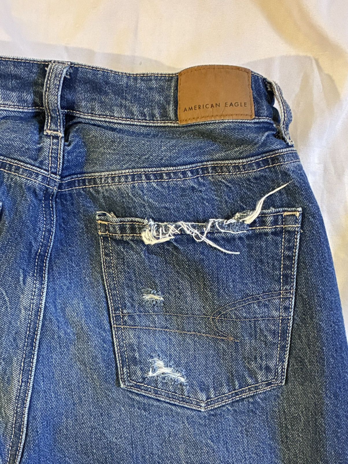 American Eagle Outfitters American Eagle Outfitters Distressed Mom Jeans Size 25" / US 0 / IT 36 - 4 Thumbnail