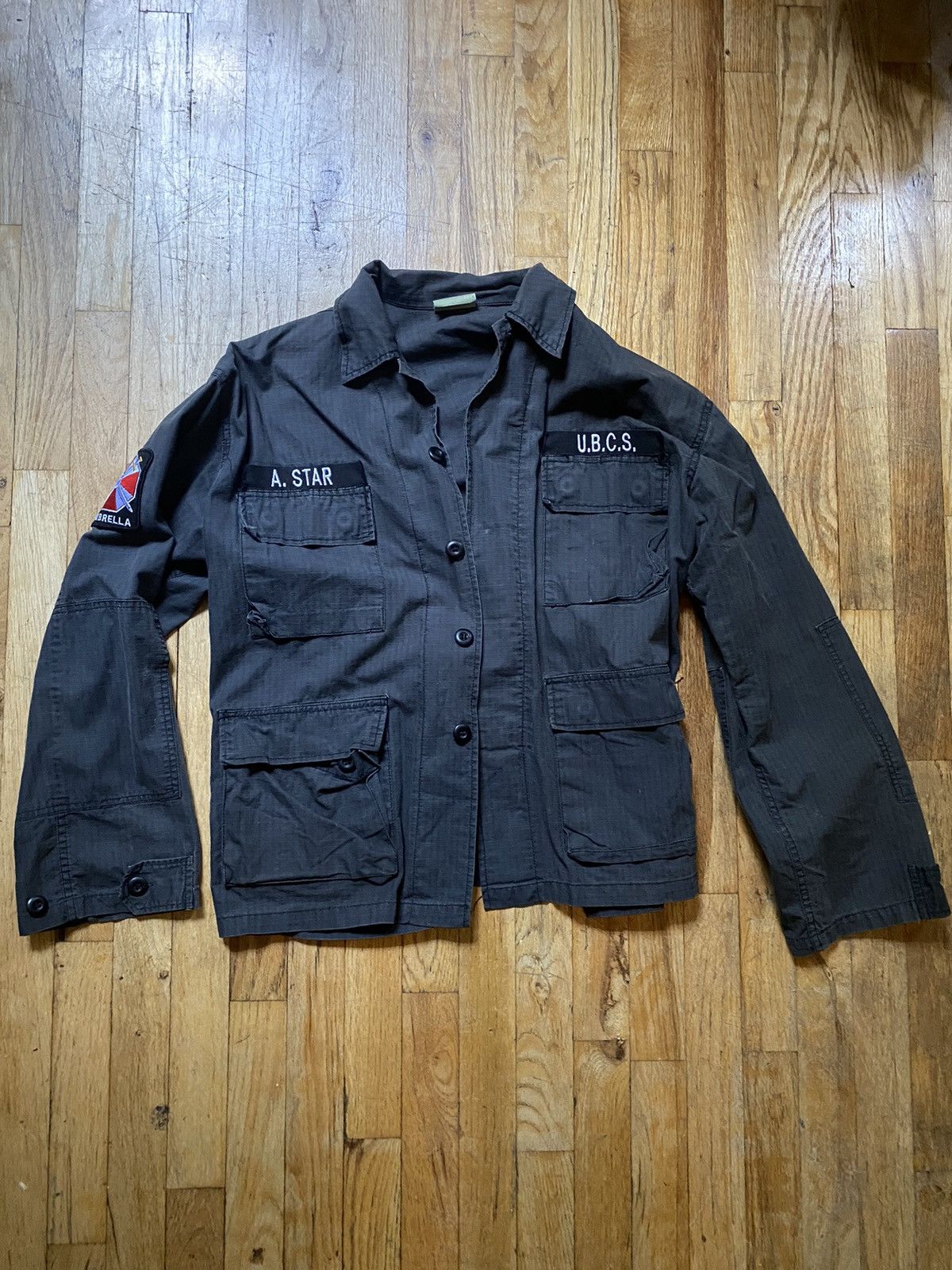 Vintage Y2K Vintage Resident Evil Umbrella Corp button up Size US L / EU 52-54 / 3 - 1 Thumbnail