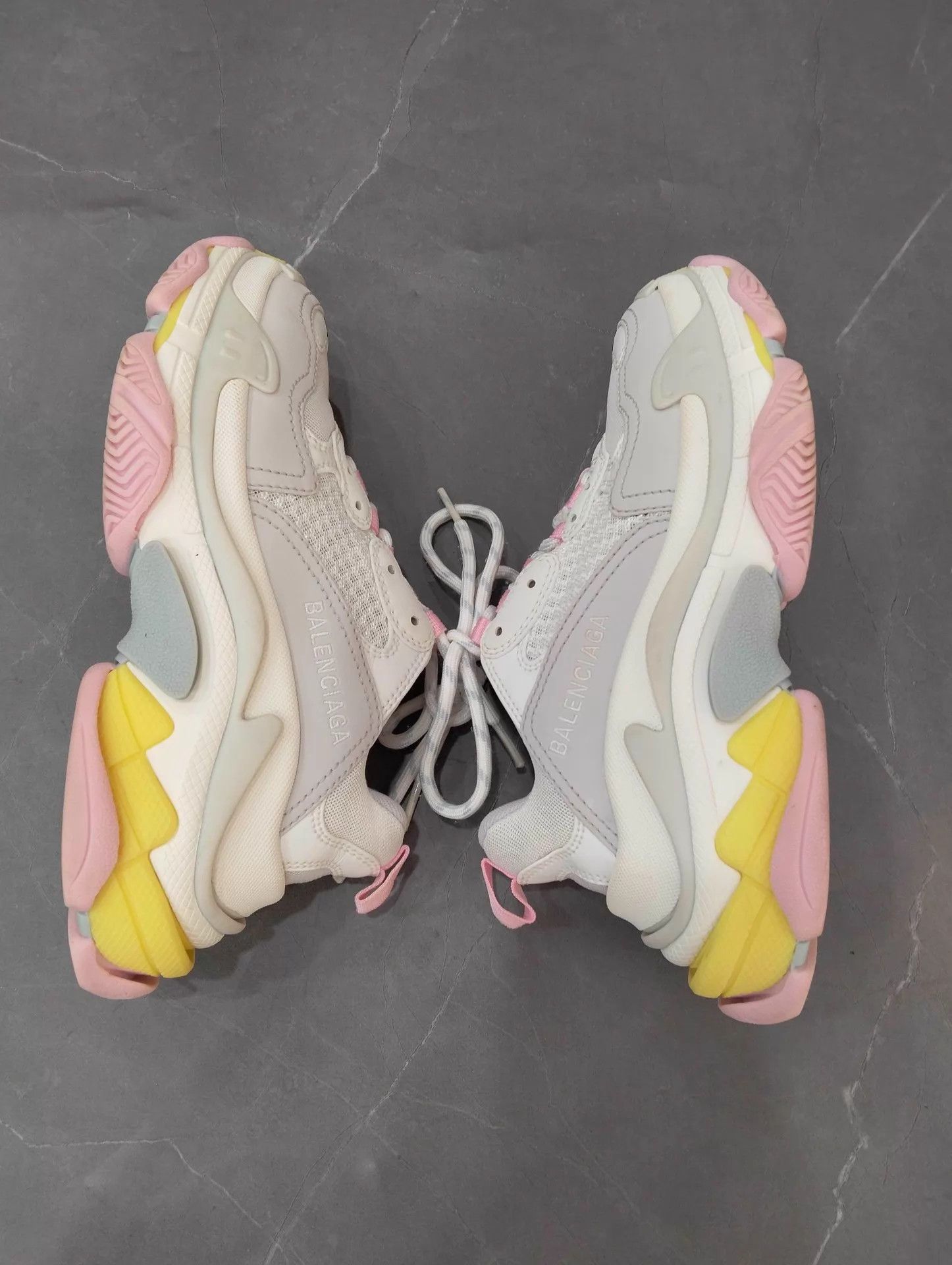 Balenciaga Balenciaga Women's Triple S 35 (95 New) Size US 5 / IT 35 - 3 Thumbnail