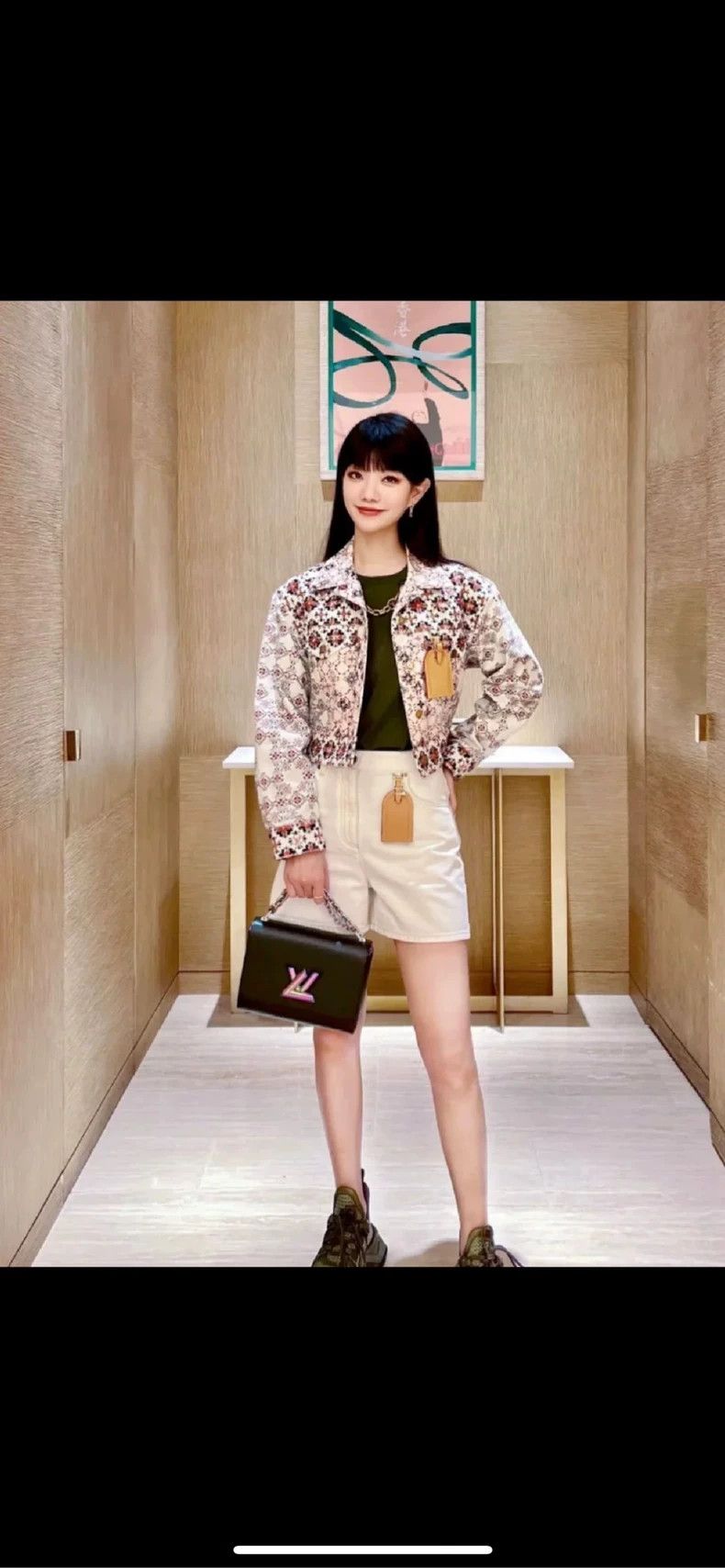Louis Vuitton Louis Vuitton Cropped Floral Jacket 2501-Nextarrow Size S / US 4 / IT 40 - 8 Thumbnail