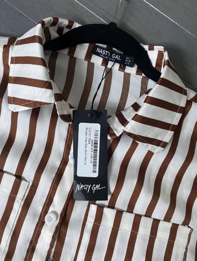 Nasty Gal NWT Nasty Gal Front Tie Striped Crop Silky Shirt Size Small Size S / US 4 / IT 40 - 7 Thumbnail