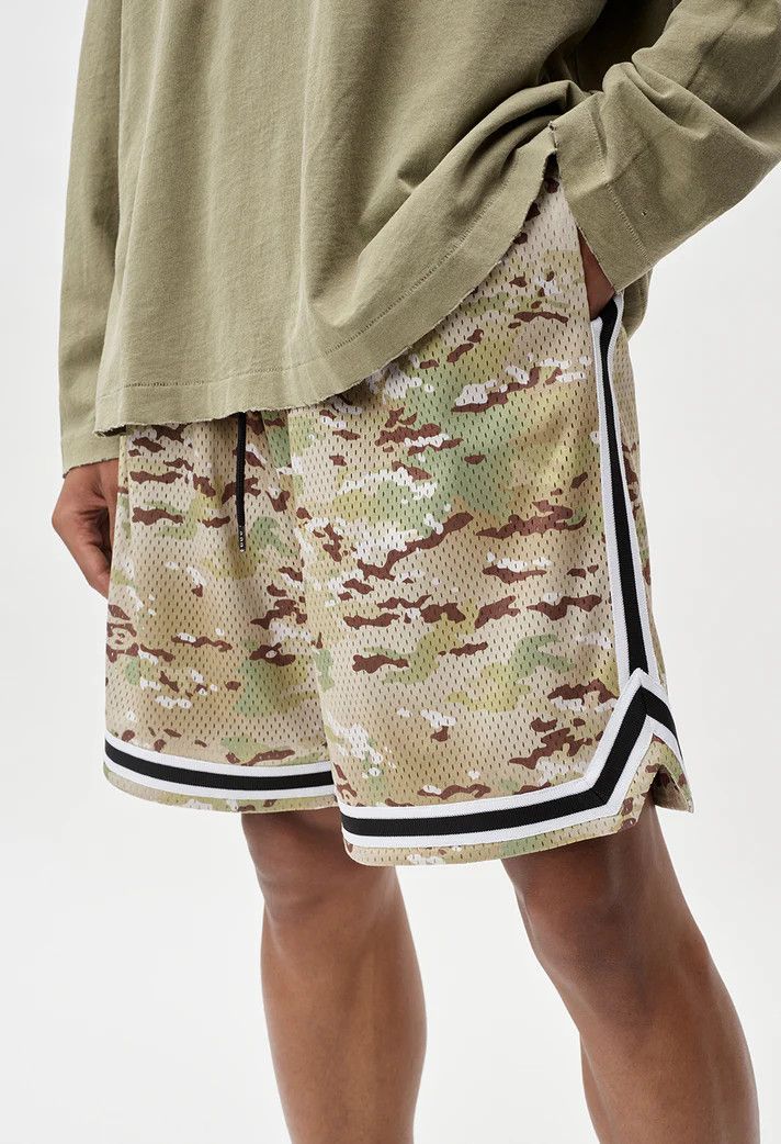John Elliott Brand New 'Multi Camo' Print GAME SHORTS Size S Size US 30 / EU 46 - 2 Thumbnail