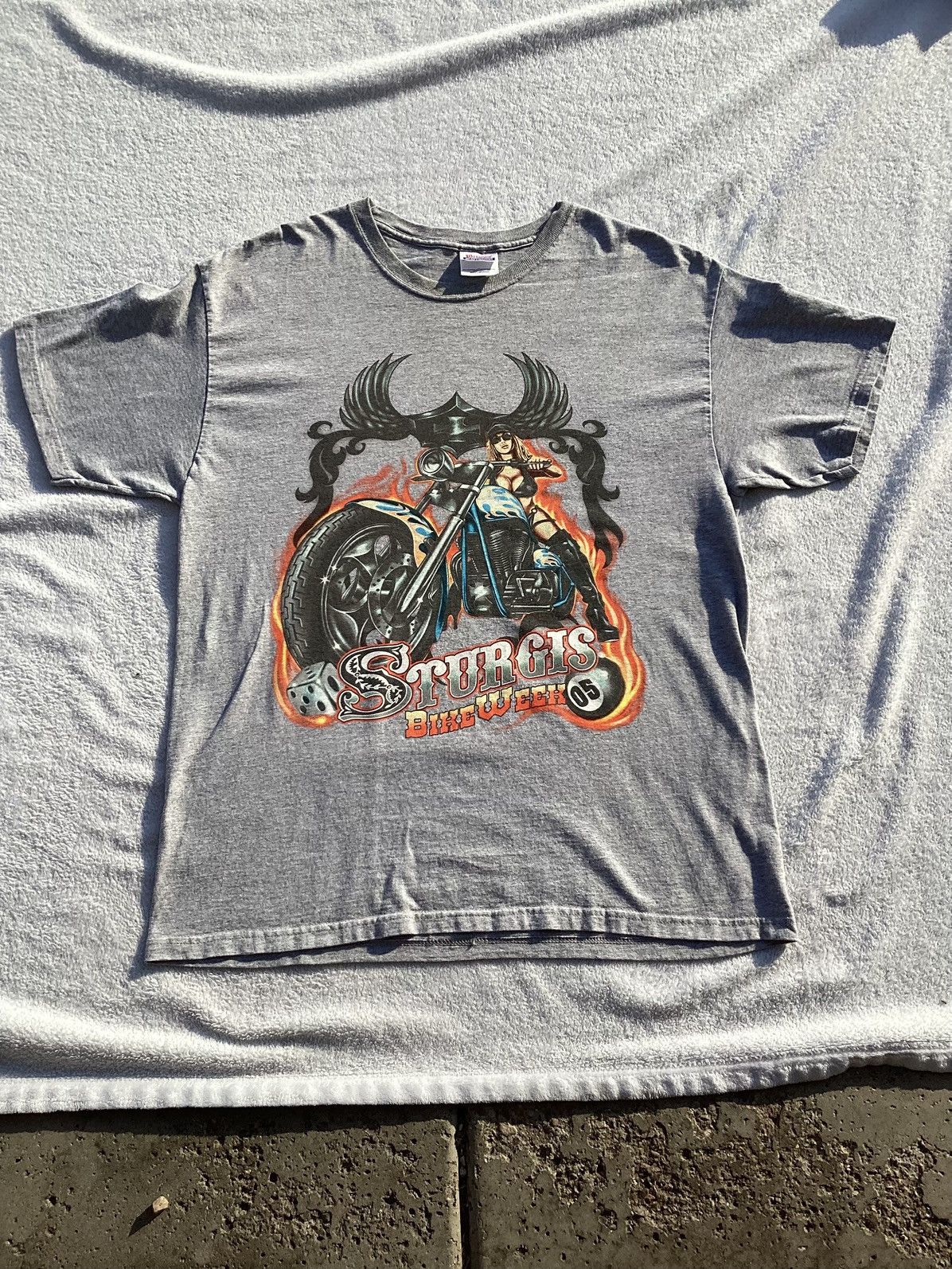 Hanes 2005 Sturgis South Dakota motorcycle rally bike week T-shirt Size US L / EU 52-54 / 3 - 1 Thumbnail