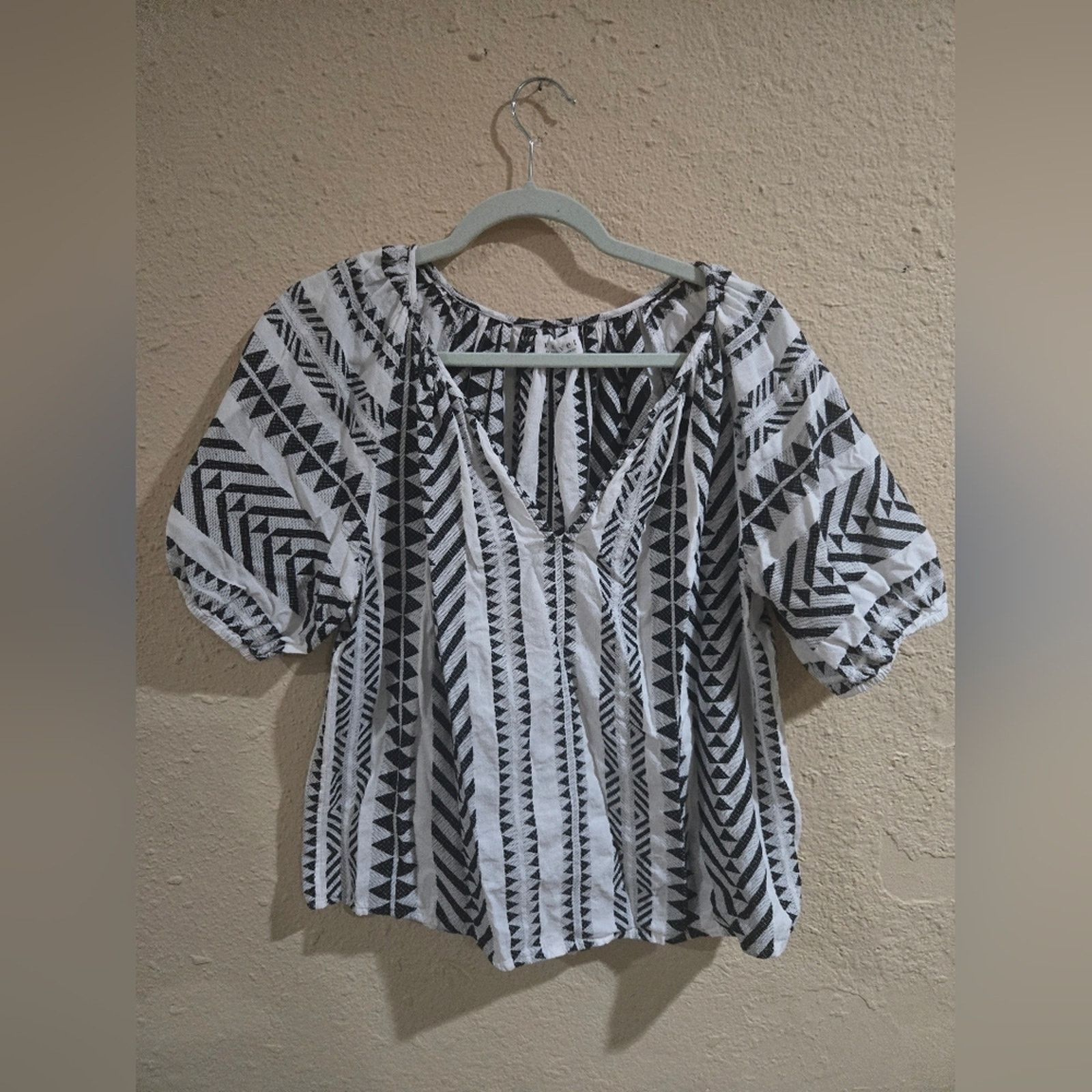 Velvet Velvet by Graham & Spencer Zaria Aztec Top, Black White, M Size M / US 6-8 / IT 42-44 - 1 Thumbnail