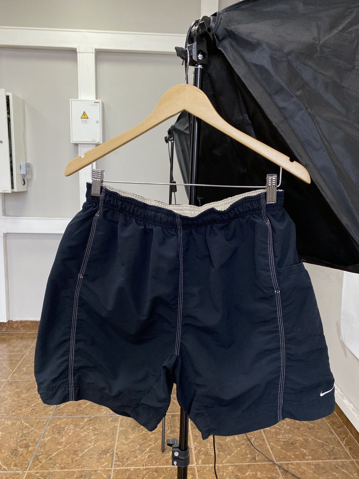 Nike 🇺🇸 Vintage 90s Nike Nylon Shorts Rare Retro Hype Y2K Size US 33 - 1 Thumbnail