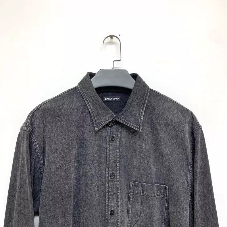 Balenciaga Balenciaga size 39 Washed denim shirt with logo on back Size US XS / EU 42 / 0 - 3 Thumbnail