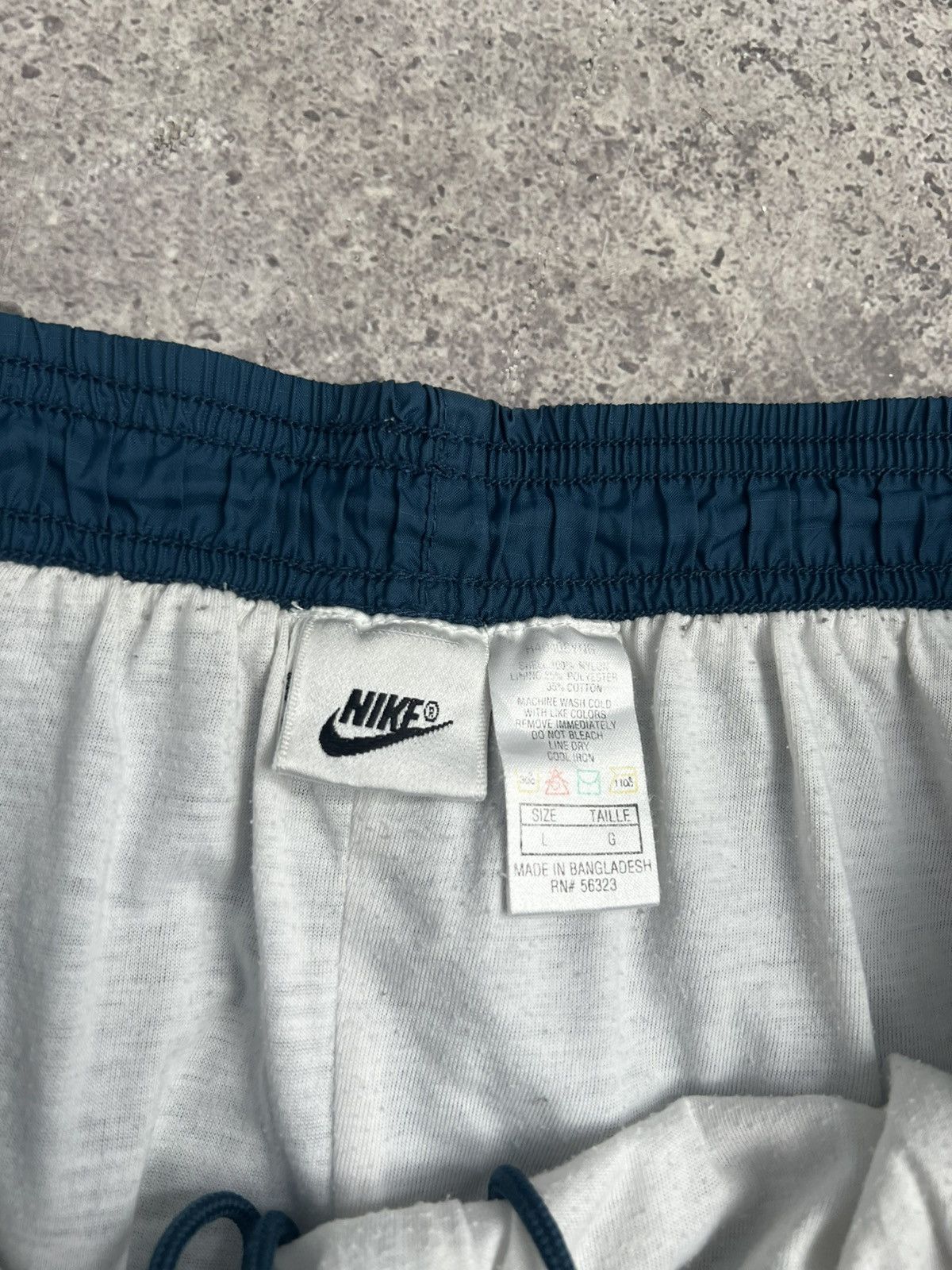 Nike Rare Nike big logo vintage suit y2k drill size L Size US L / EU 52-54 / 3 - 20 Thumbnail