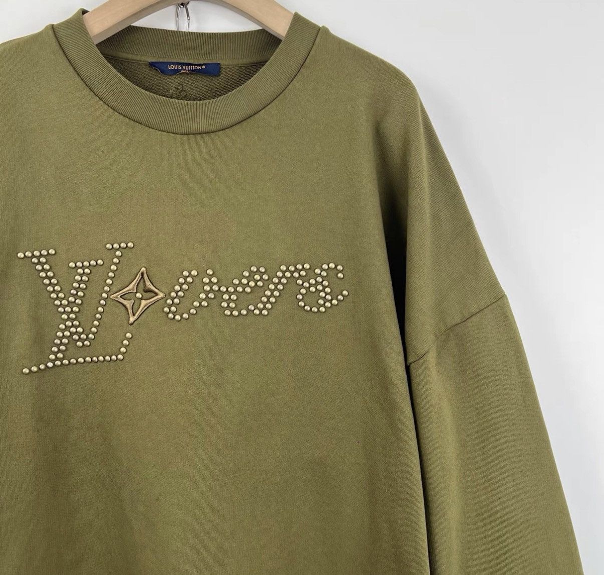 Louis Vuitton Louis Vuitton x Pharrell Williams rivet logo sweatshirt K12 Size XXL / US 16-18 / IT 52-54 - 4 Thumbnail