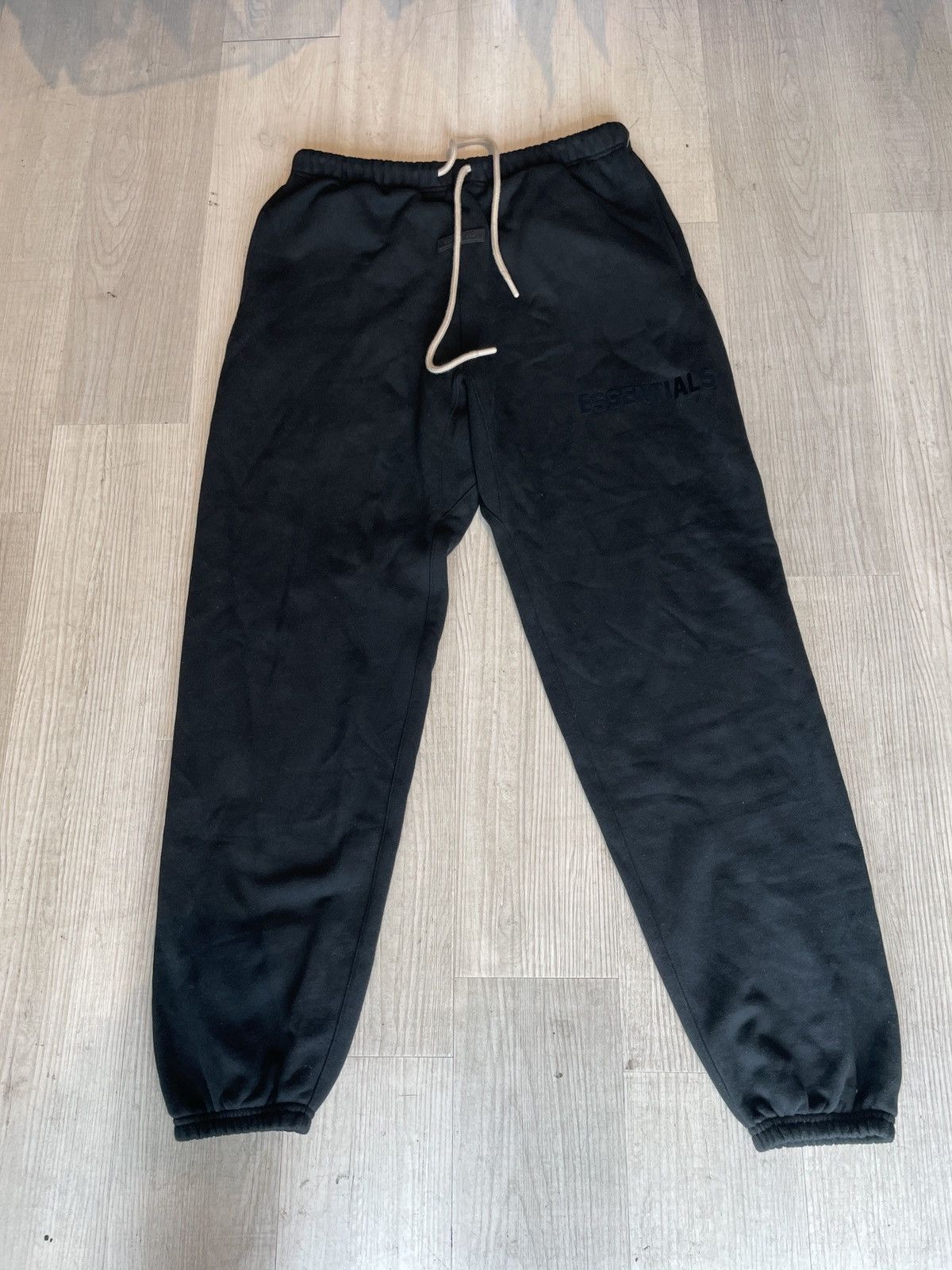 Essentials × Fear of God Fear of God Essentials Black Collection Sweat Pants M Size US 32 / EU 48 - 1 Thumbnail