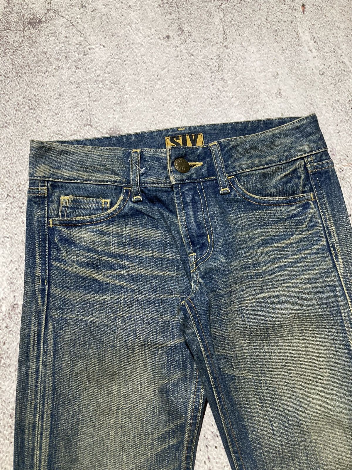 Japanese Brand 🇯🇵 2000s SLY Japan Ripped Bootcut Denim Jeans Pants Blue Wash Size US 26 / EU 42 - 8 Thumbnail