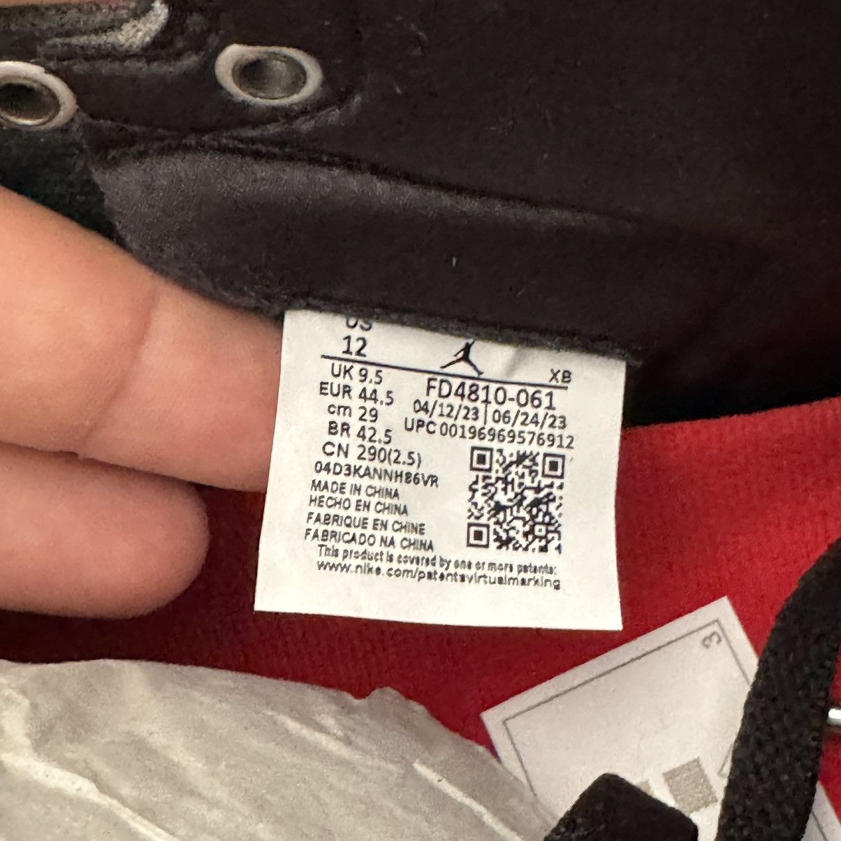 Jordan Brand × Nike Nike Air Jordan 1 Retro High Satin Bred Size US 10.5 / EU 43-44 - 6 Thumbnail