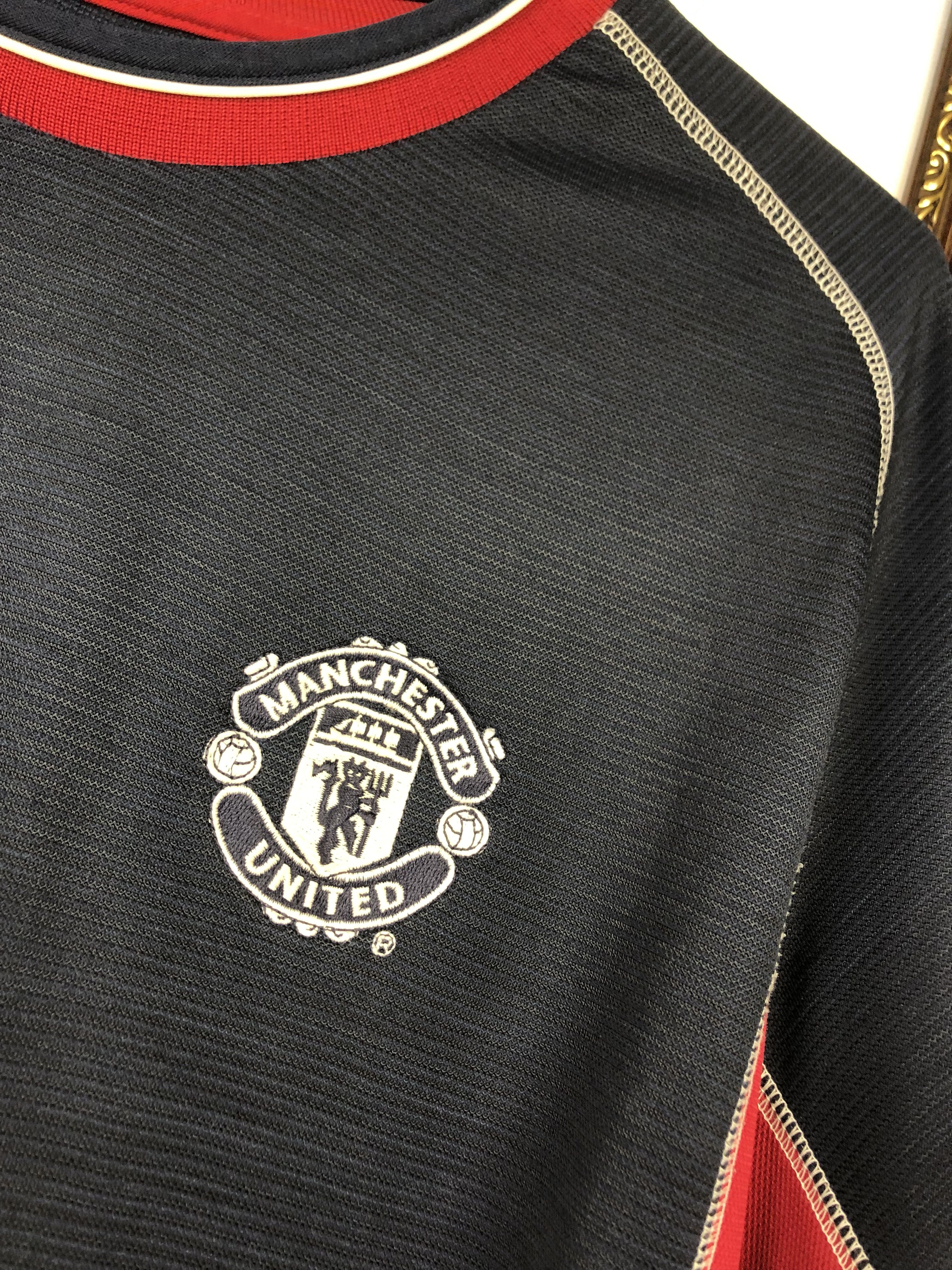Vintage Manchester United football shirt 2000 Soccer Umbro Jersey Size US M / EU 48-50 / 2 - 4 Thumbnail