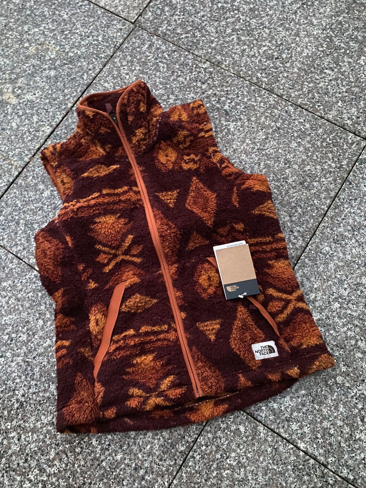 New! North face vest