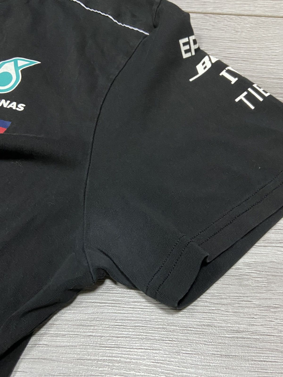 Tommy Hilfiger Mercedes AMG Petronas Hilfiger Pirelli t-shirt big logo Size US XL / EU 56 / 4 - 6 Thumbnail