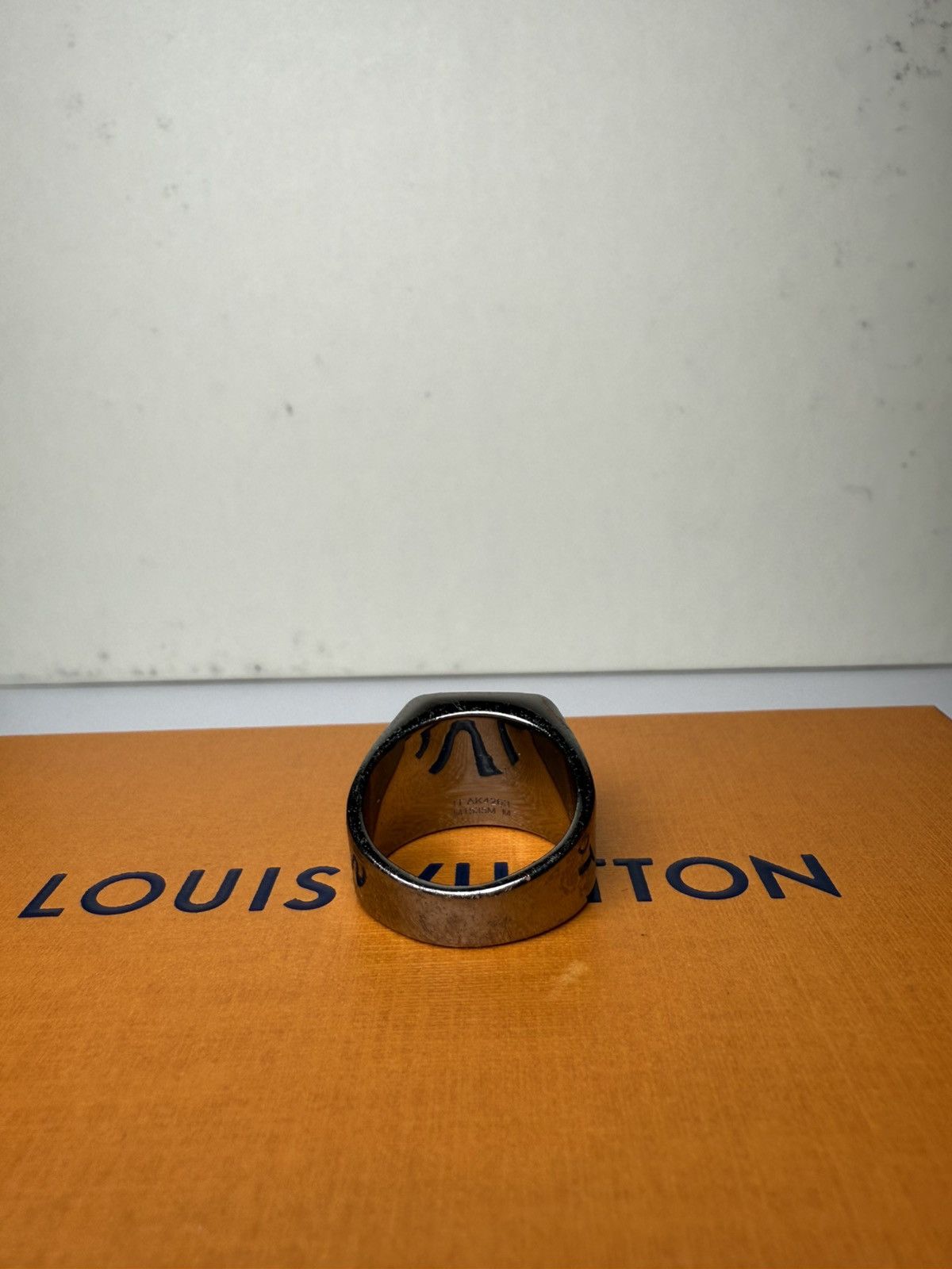 Louis Vuitton Louis Vuitton Signet Ring Size ONE SIZE - 4 Thumbnail