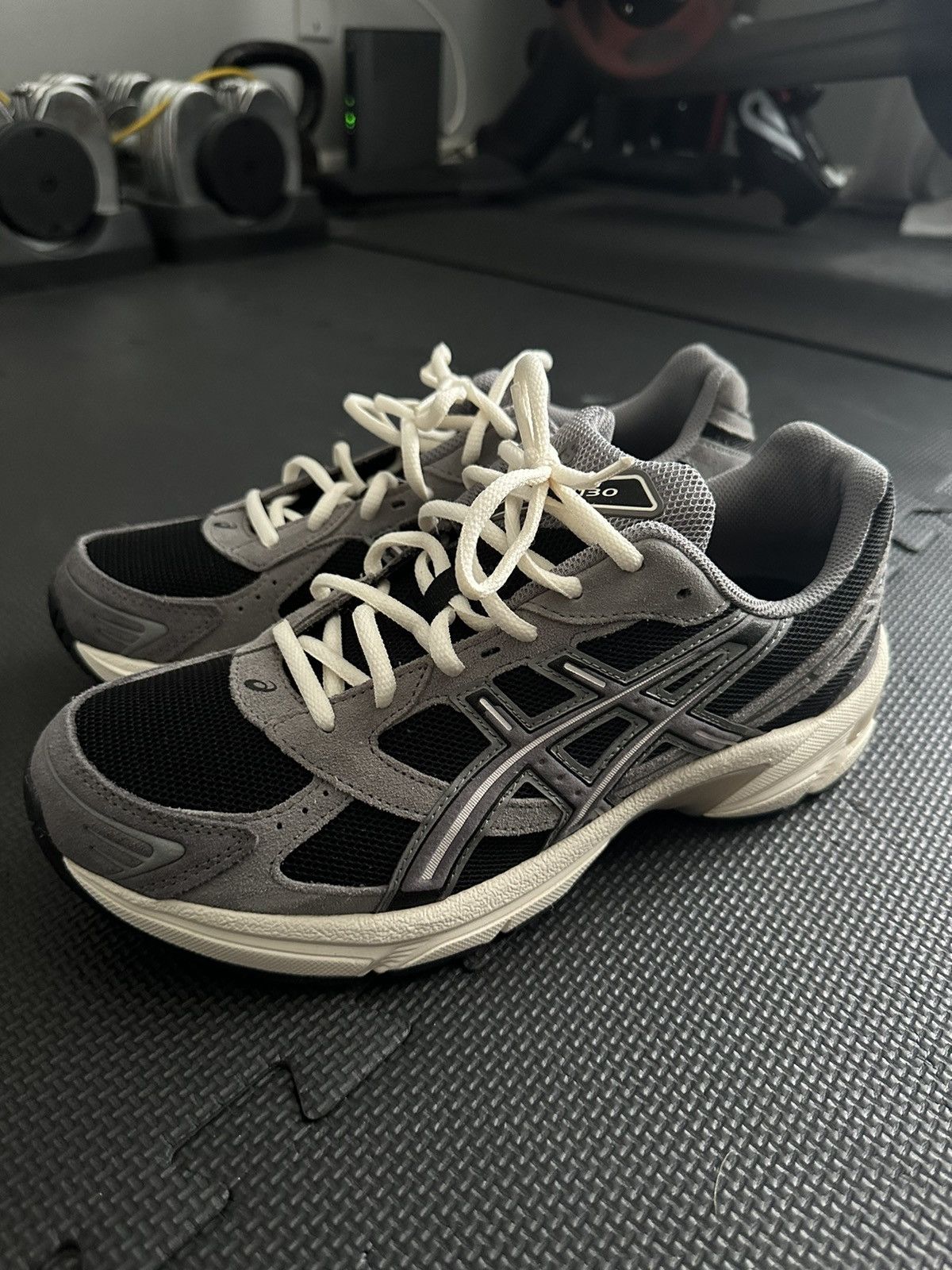 Asics ASICS 1130 Size US 9.5 / EU 42-43 - 1 Thumbnail