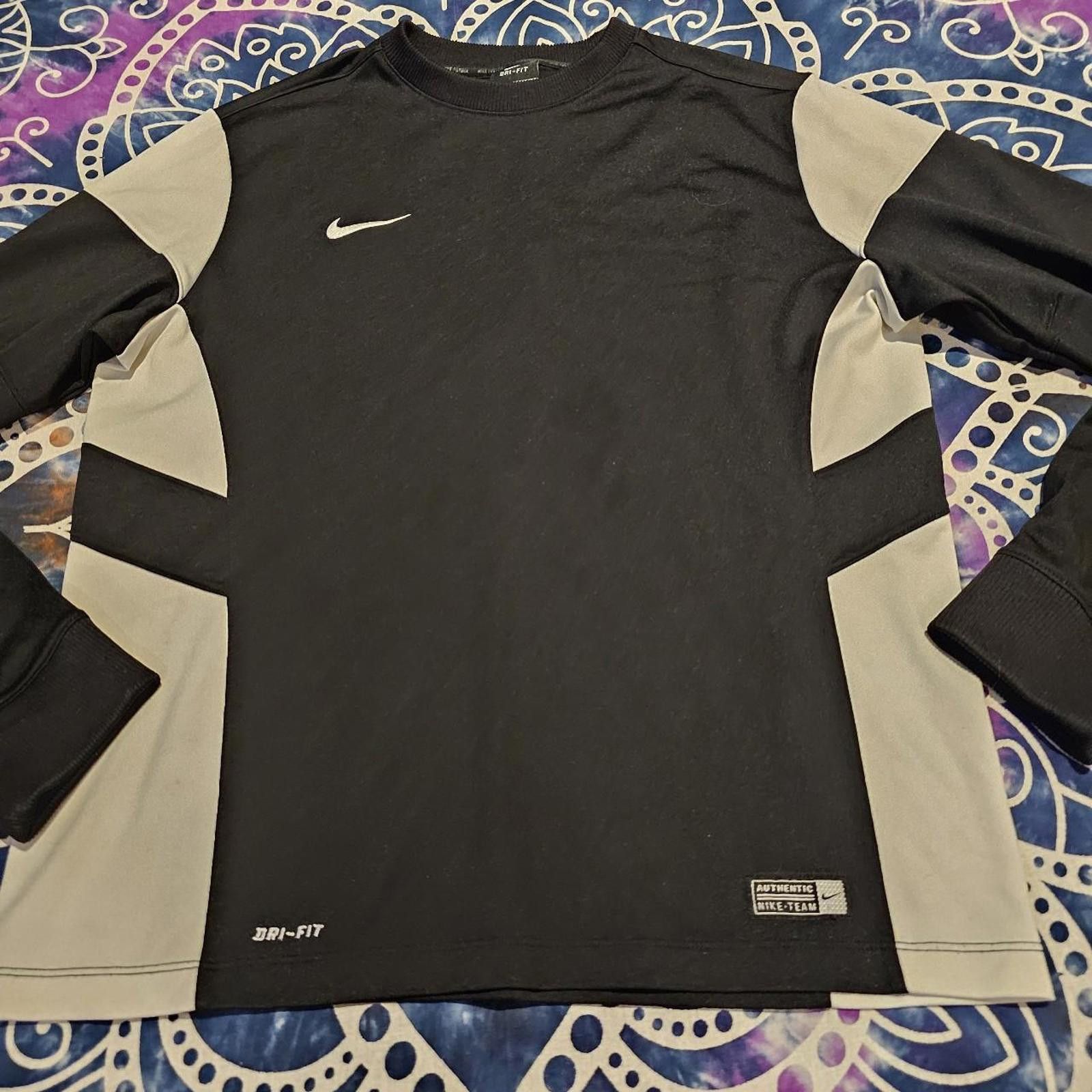 Nike Nike Dri Fit Kid's Black and White XL Gym Shirt Size US XL / EU 56 / 4 - 2 Thumbnail