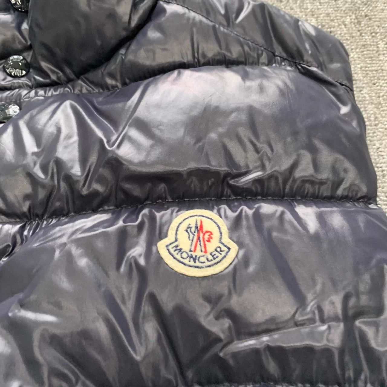 Moncler Moncler Tib navy blue logo down vest size 2 Size US M / EU 48-50 / 2 - 7 Thumbnail