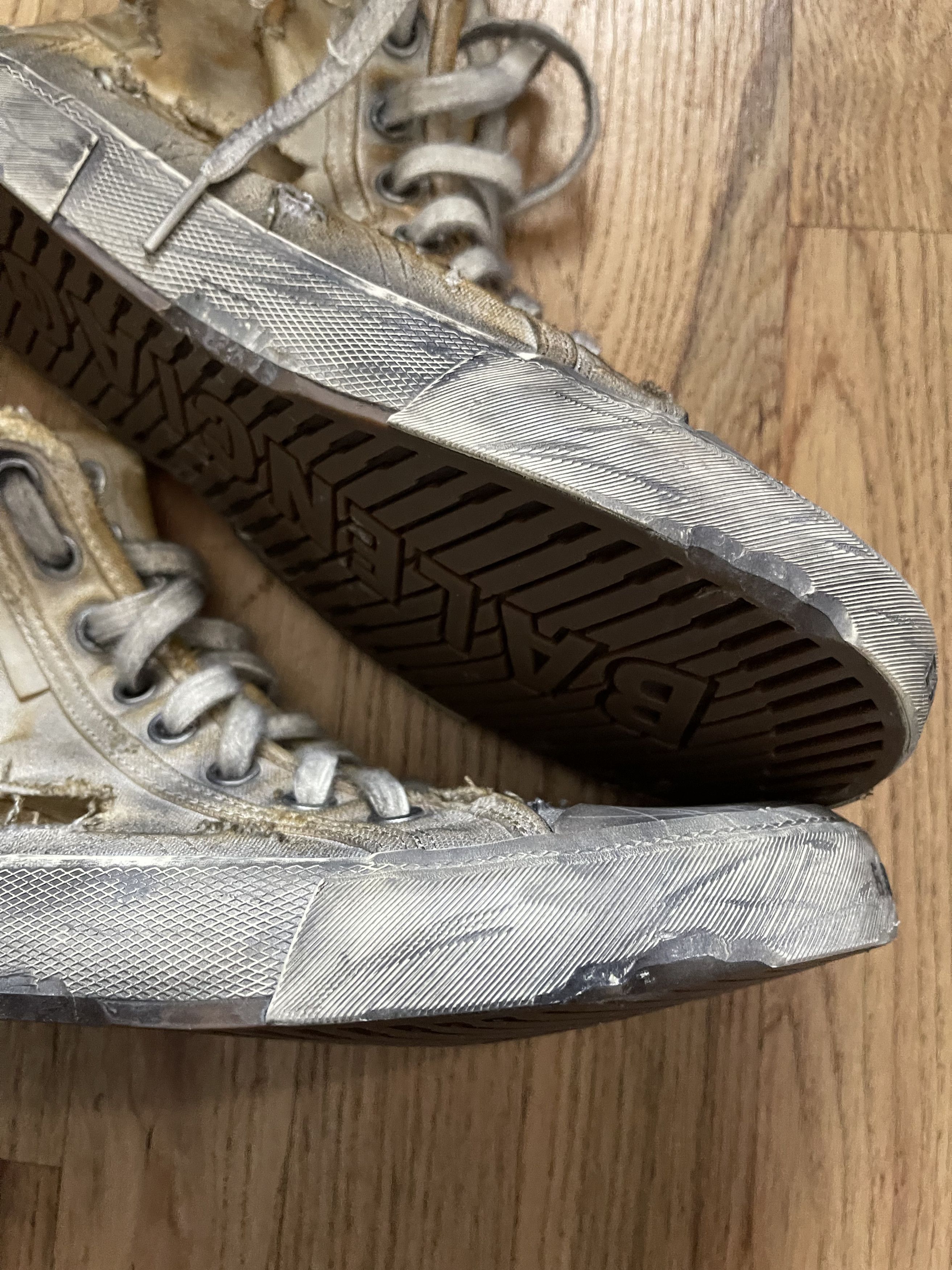Balenciaga New Destroyed Paris Sneakers (41) Fits 41-42 US 8-9 Size US 8 / EU 41 - 10 Thumbnail