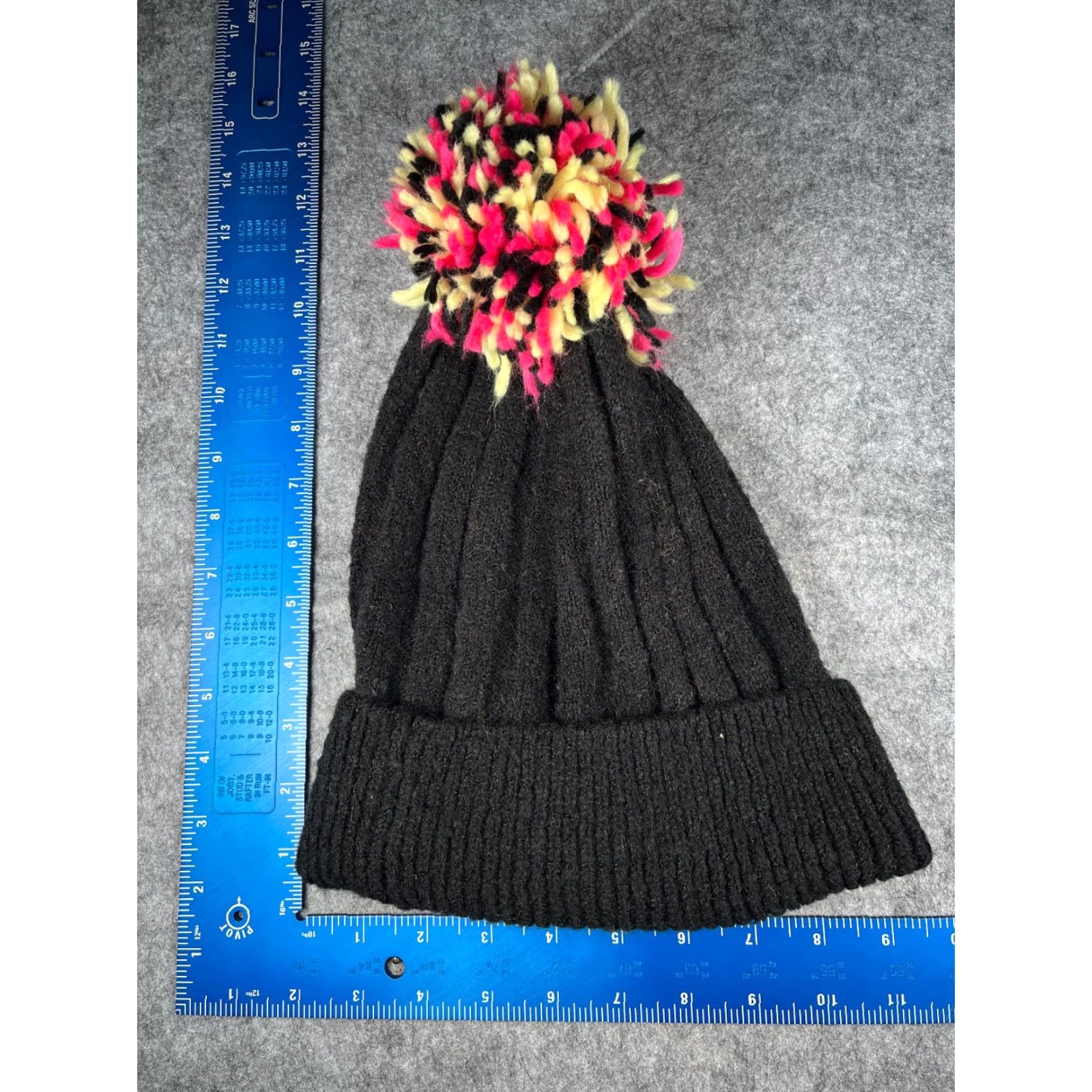 Vintage Berkshire Handker. Beanie Toque Adult One Size Black Knit 100% Acrylic Ski Pom Hat/Cap Mens Womens Adults One Size Black Knit 100% Acrylic Ski Pom Size ONE SIZE - 4 Thumbnail