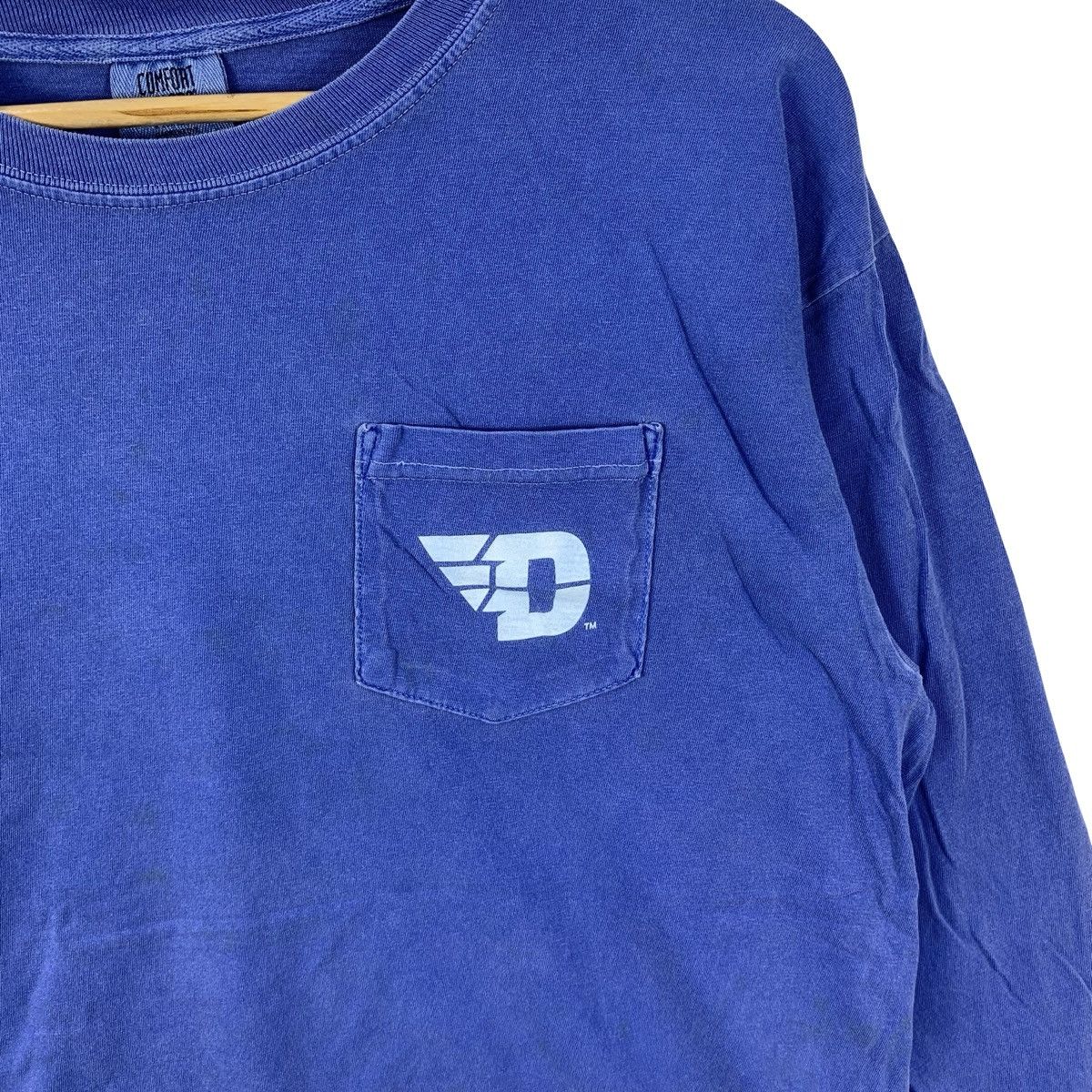 Vintage Vintage Y2K THE DAYTON FLYERS Basketball University Tee Size US L / EU 52-54 / 3 - 6 Thumbnail
