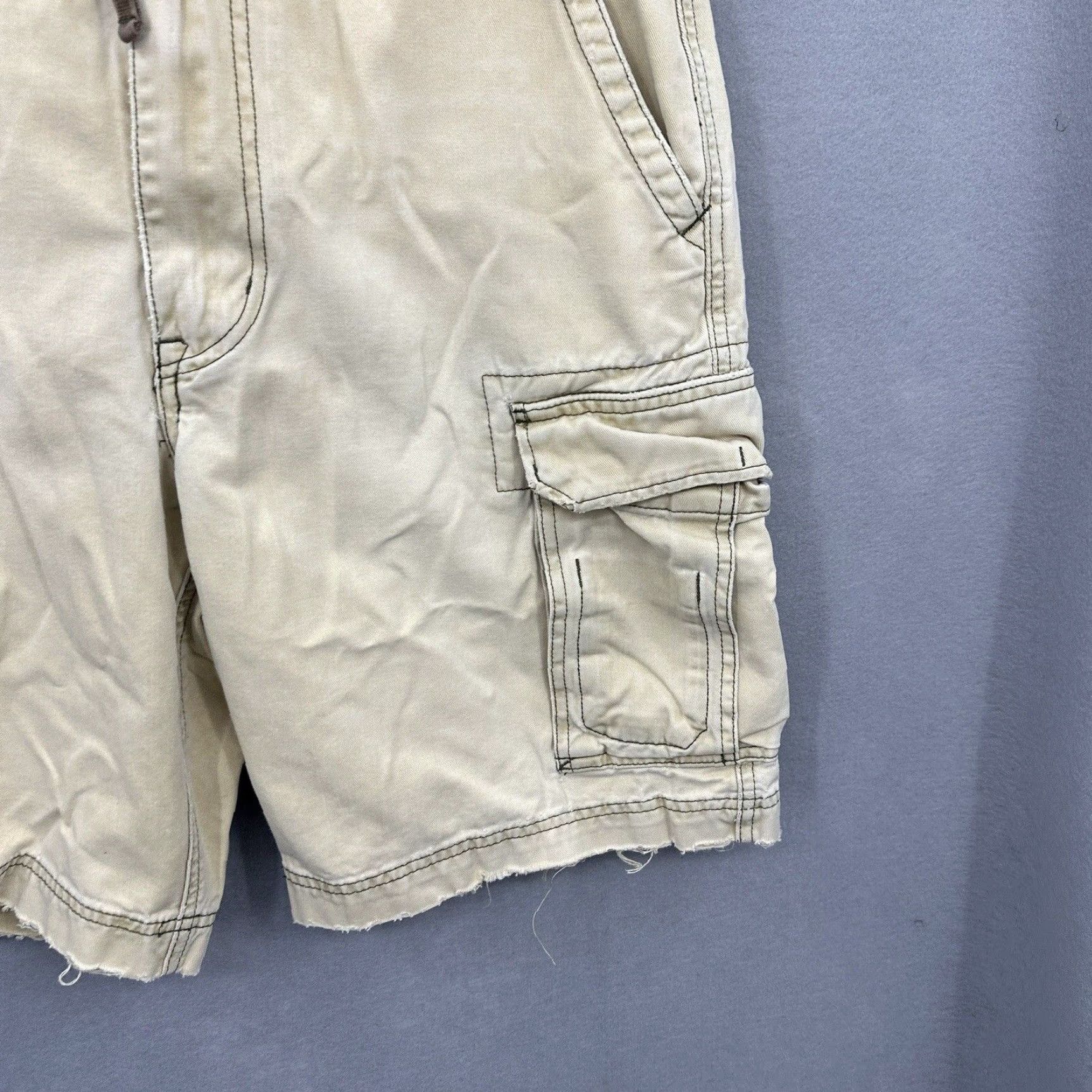 Abercrombie & Fitch VINTAGE Abercrombie & Fitch Cargo Shorts – Men’s 32 Tan Beige Canvas Mid Rise Button Zipper Pockets 90s Y2K Outdoor Casual Denim-like Baggy Style Mens Size US 32 / EU 48 - 4 Thumbnail
