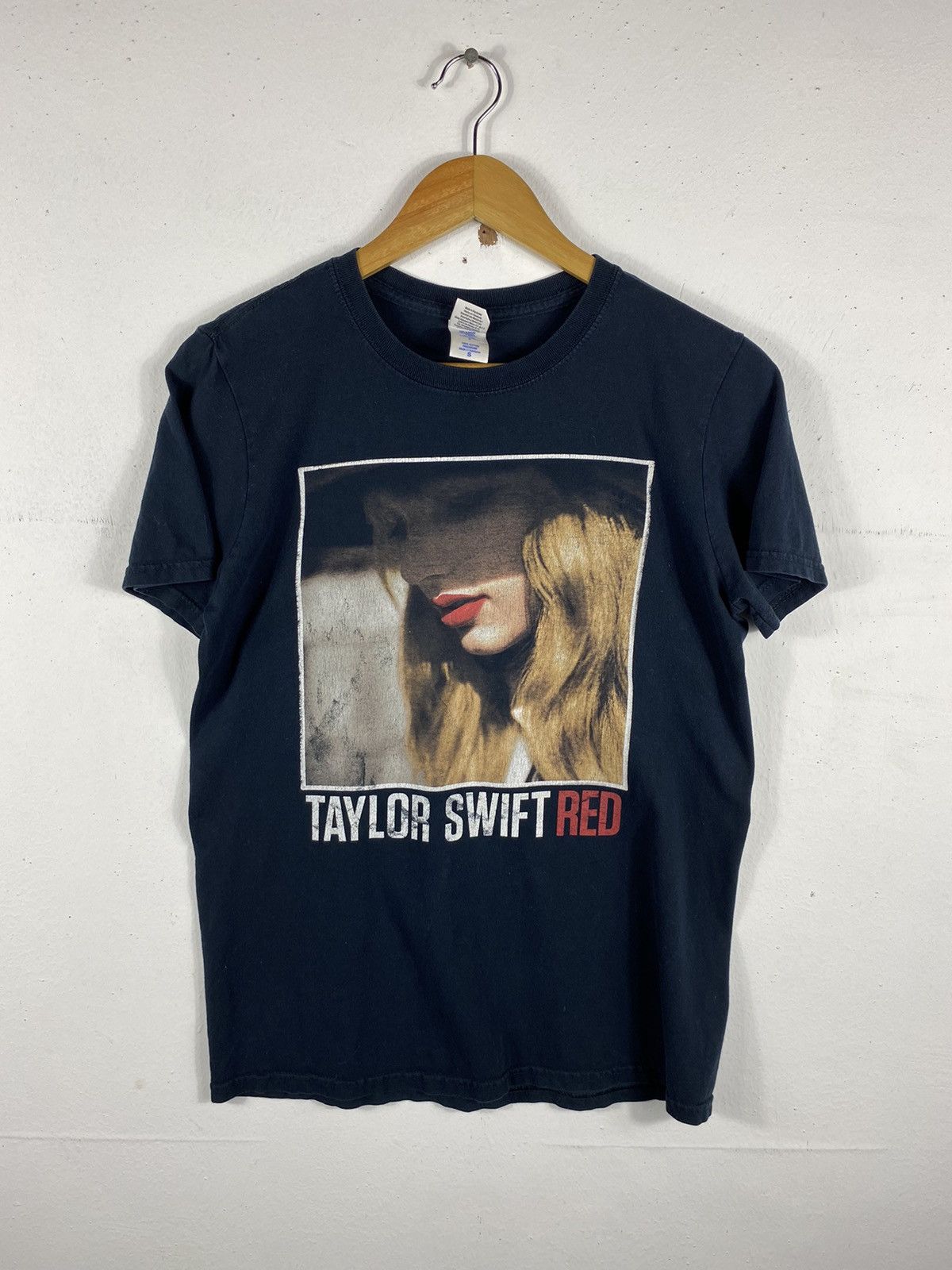Band Tees Solo Singer Taylor Swift Red Tour 2013 Tee Size S / US 4 / IT 40 - 1 Thumbnail