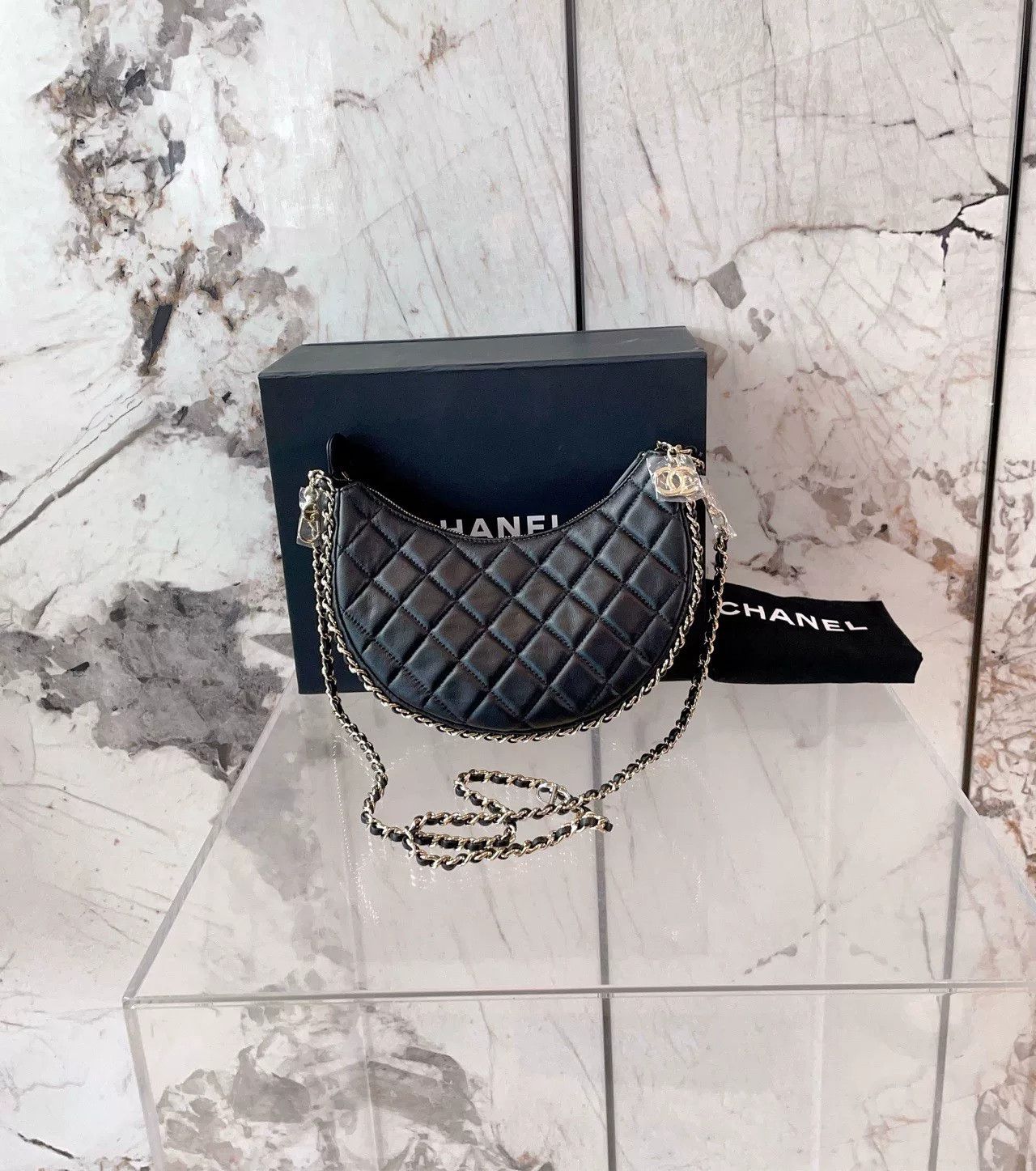 Chanel Pre-loved Bag Very good condition Size ONE SIZE - 1 Thumbnail