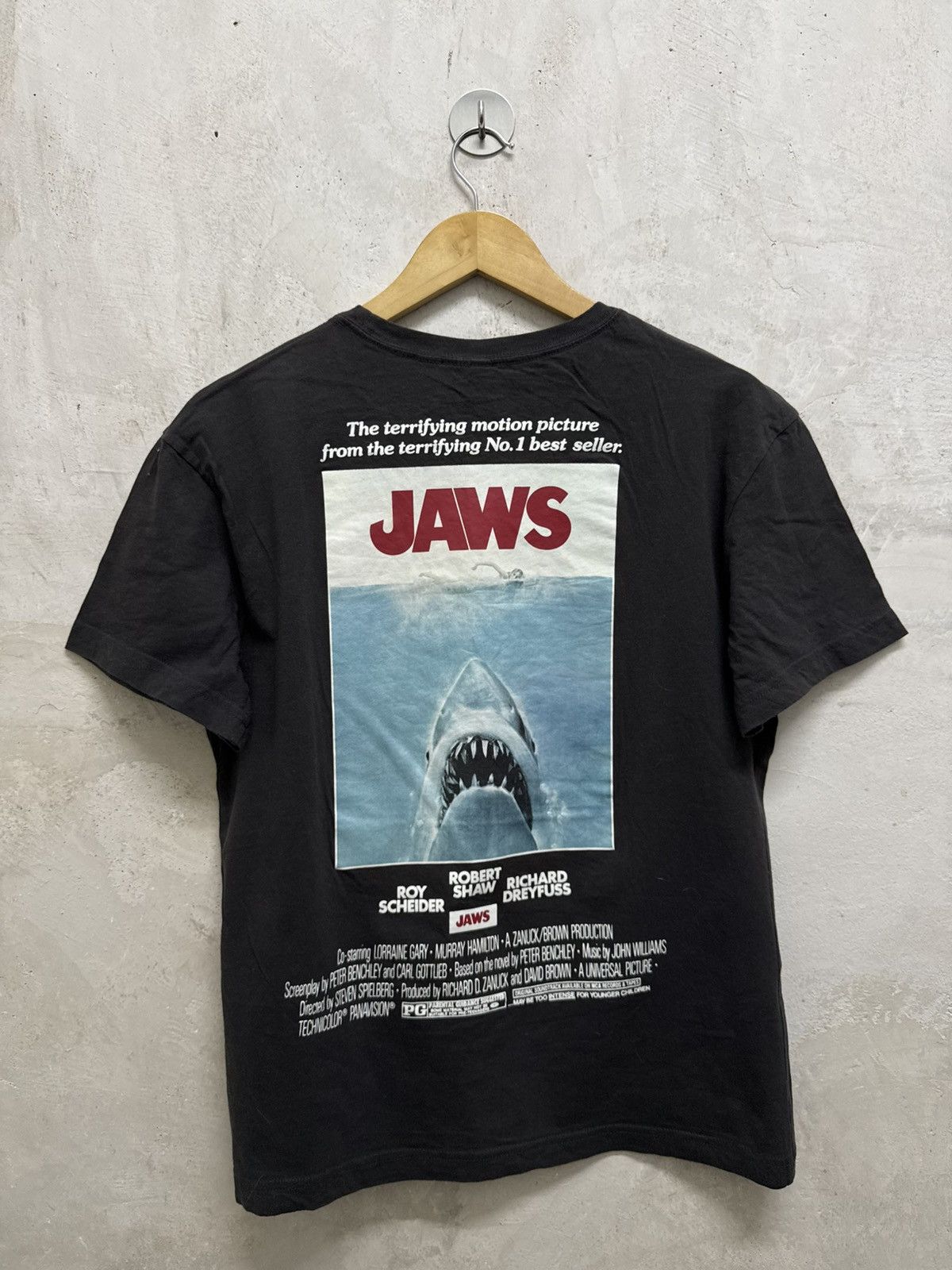 H&M Universal Studio Jaws Promo Movie T-Shirt Size US S / EU 44-46 / 1 - 1 Thumbnail