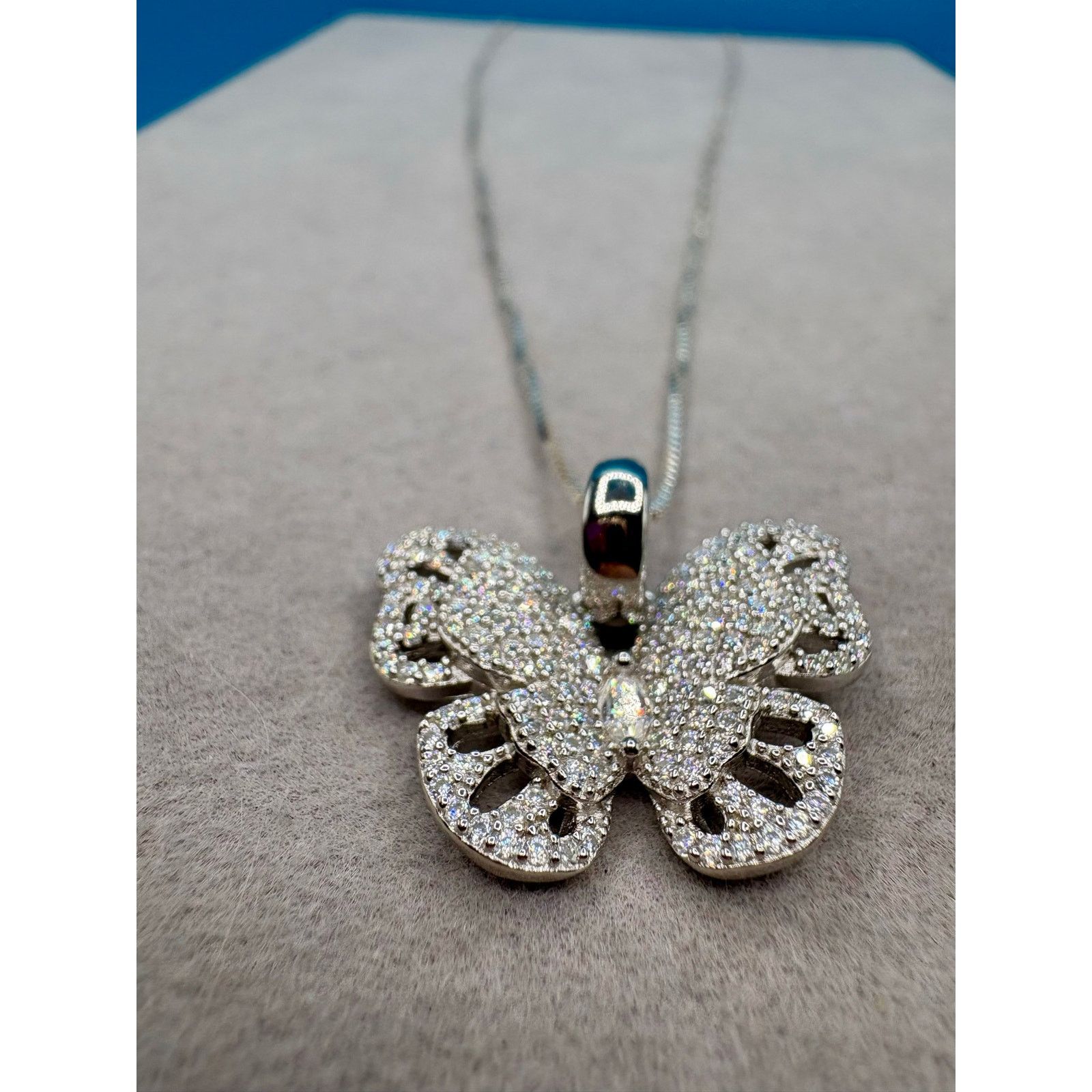 Jewelry NEW 1.25CTW Moissanite Butterfly Pendant & 22" Silver Chain Size ONE SIZE - 9 Thumbnail