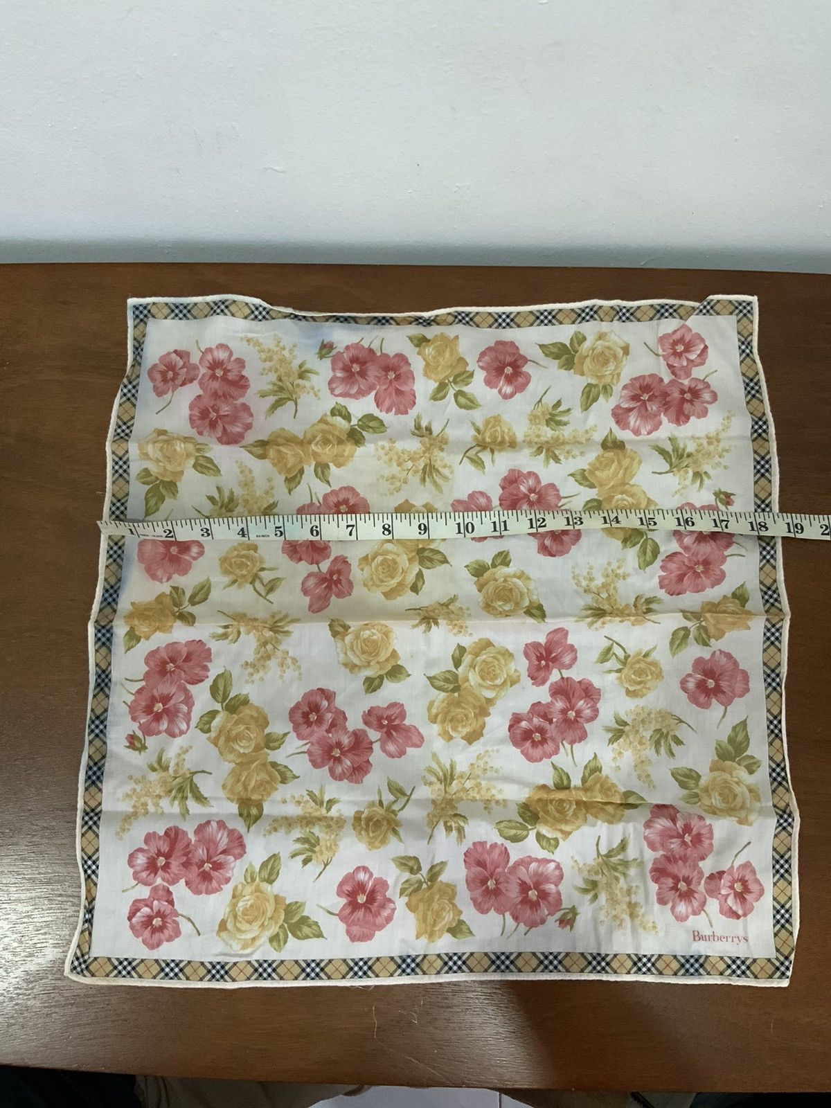 Burberry Burberrys Flower Handkerchief Bandana Size ONE SIZE - 8 Thumbnail