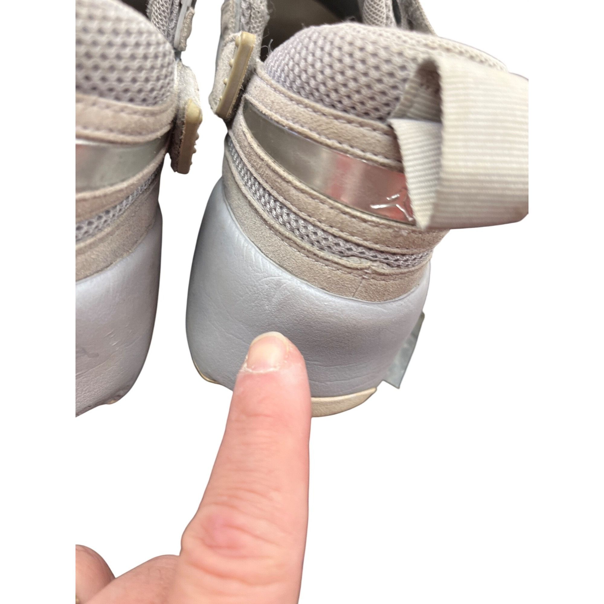 Nike Nike Jordan Trunner LX Wolf mens gray sneakers sz 9 SKU 9929 Size US 9 / EU 42 - 14 Thumbnail