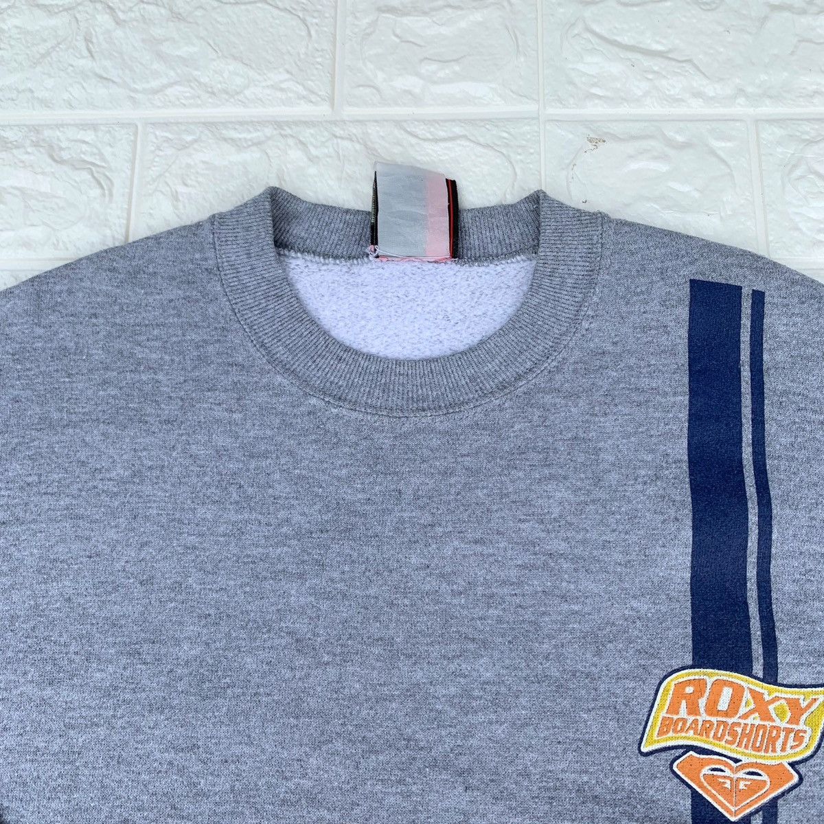Vintage Vintage 1990s Roxy Boardshoorts Sweatshirt Size US S / EU 44-46 / 1 - 5 Thumbnail