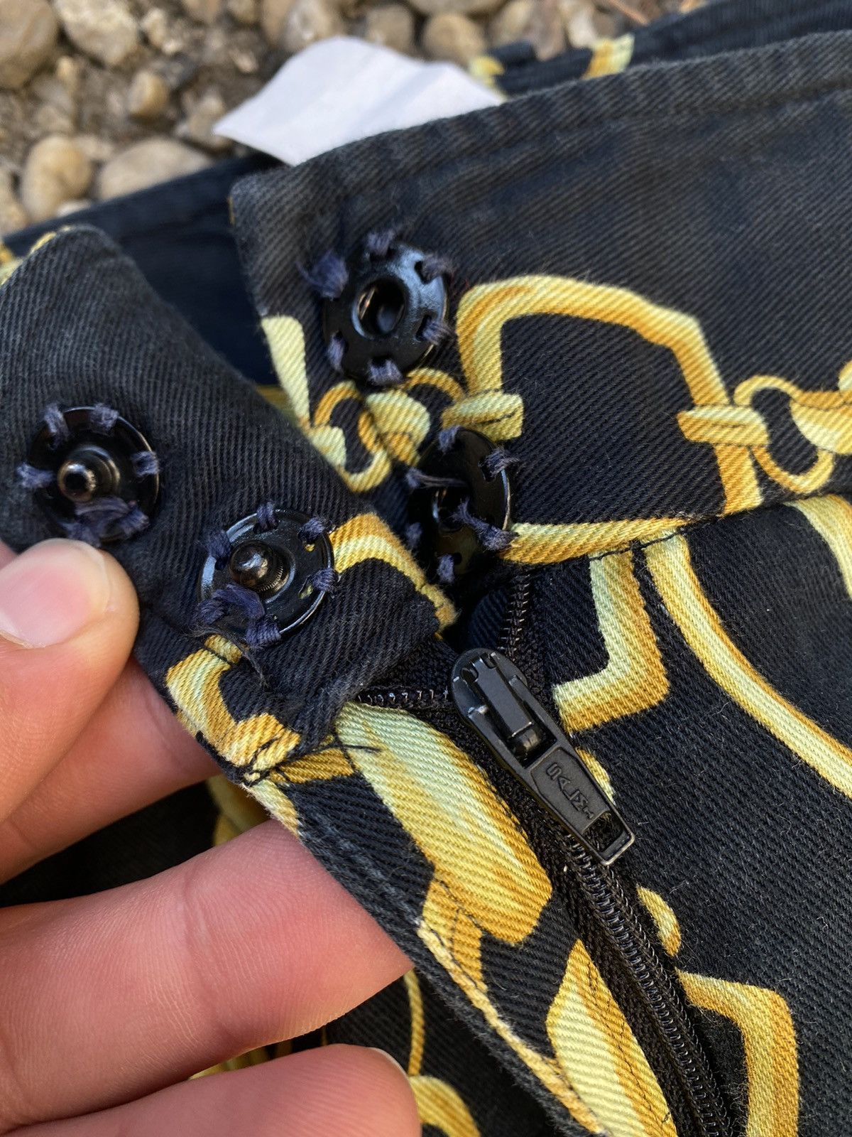 Dolce & Gabbana × Vintage Vintage Dolce&Gabbana Chains Oveprinted Pants Size 25" / US 0 / IT 36 - 7 Thumbnail