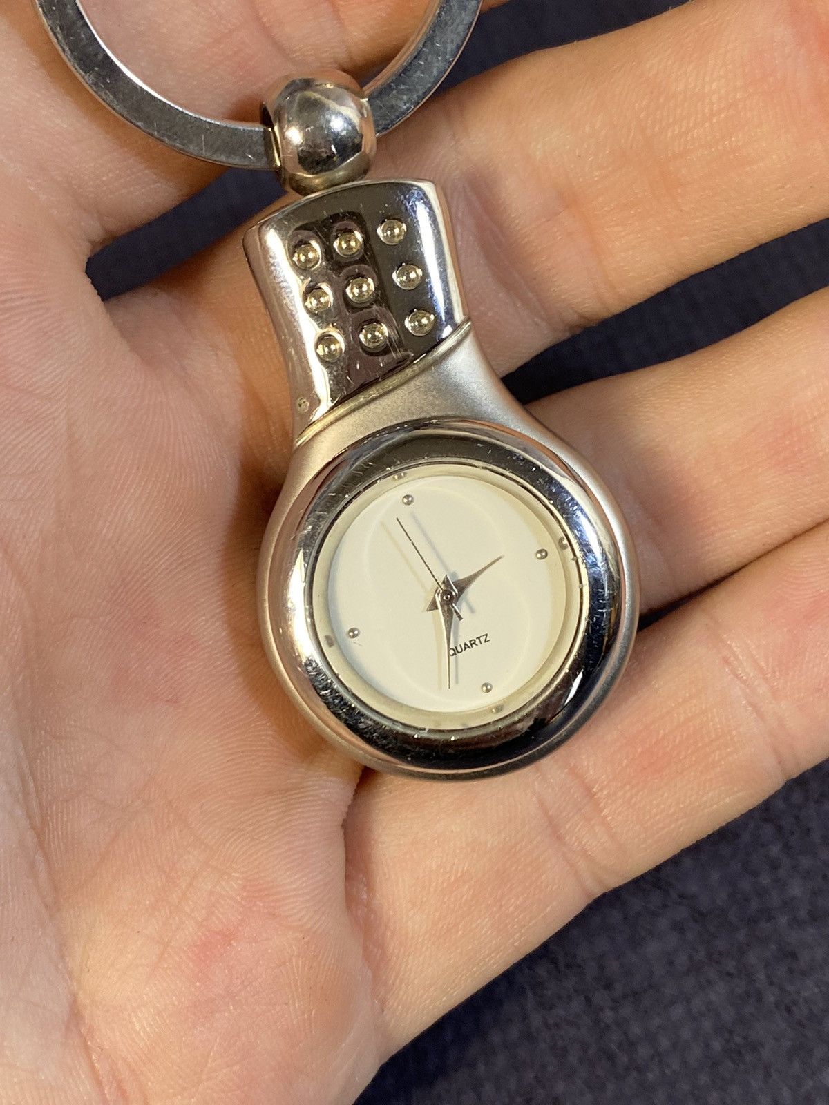 Jewelry × Vintage Vintage Keychain Watch with White Dial Japanese Brand ✨ Size ONE SIZE - 6 Thumbnail