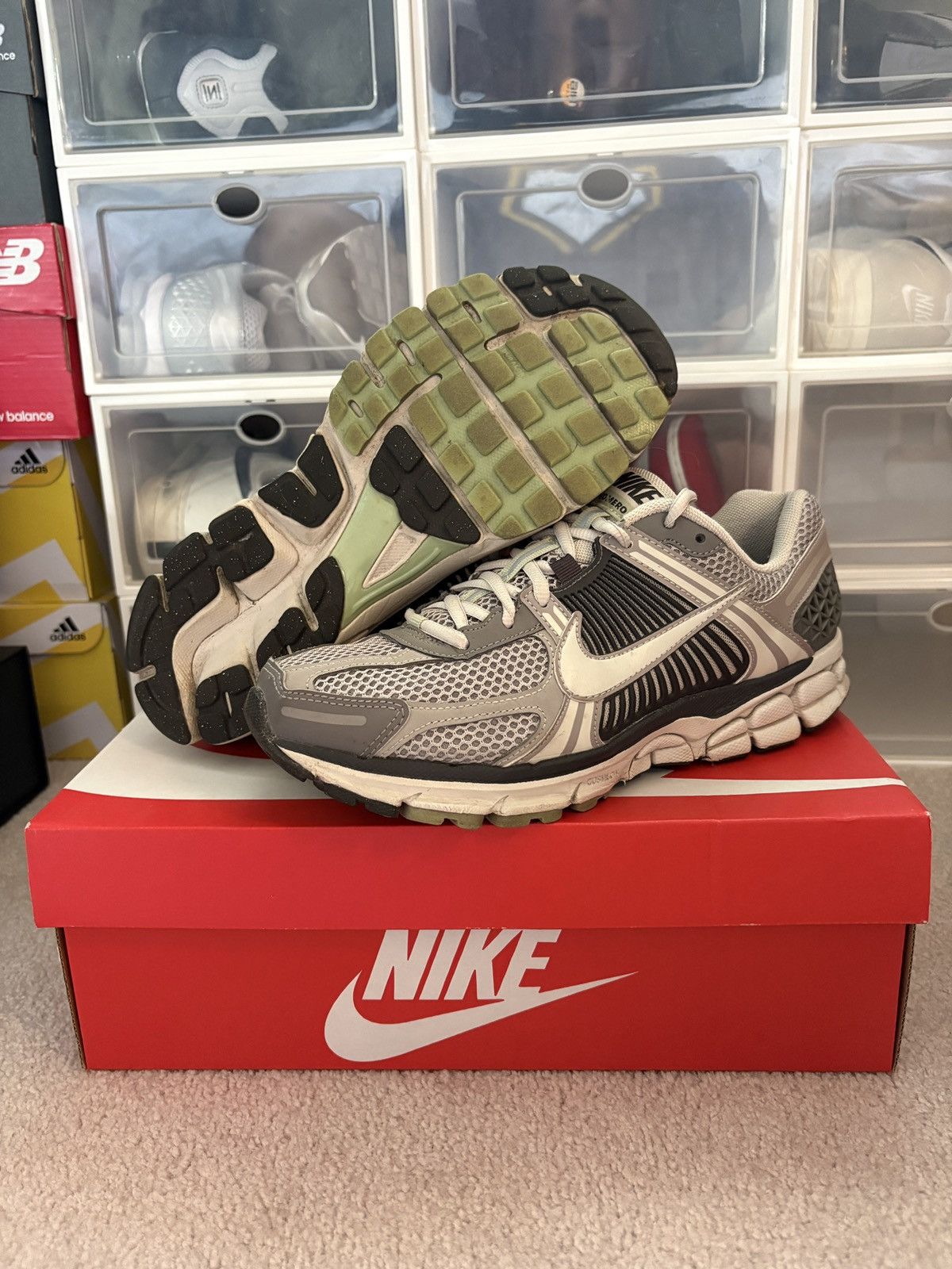 Nike Mens 8 - Nike Zoom Vomero 5 Cobblestone Gray Size US 8 / EU 41 - 1 Thumbnail