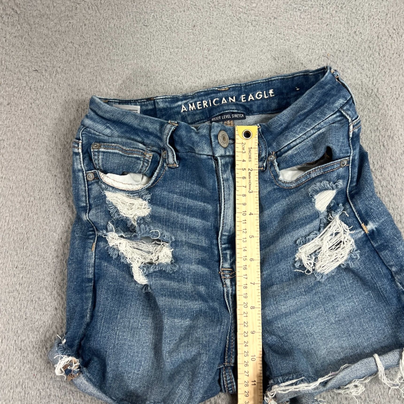 American Eagle Outfitters VINTAGE American Eagle Women’s Shorts Casual Denim High Rise Stretch Distressed 4-Inch Inseam Size 27" / US 4 / IT 40 - 3 Thumbnail
