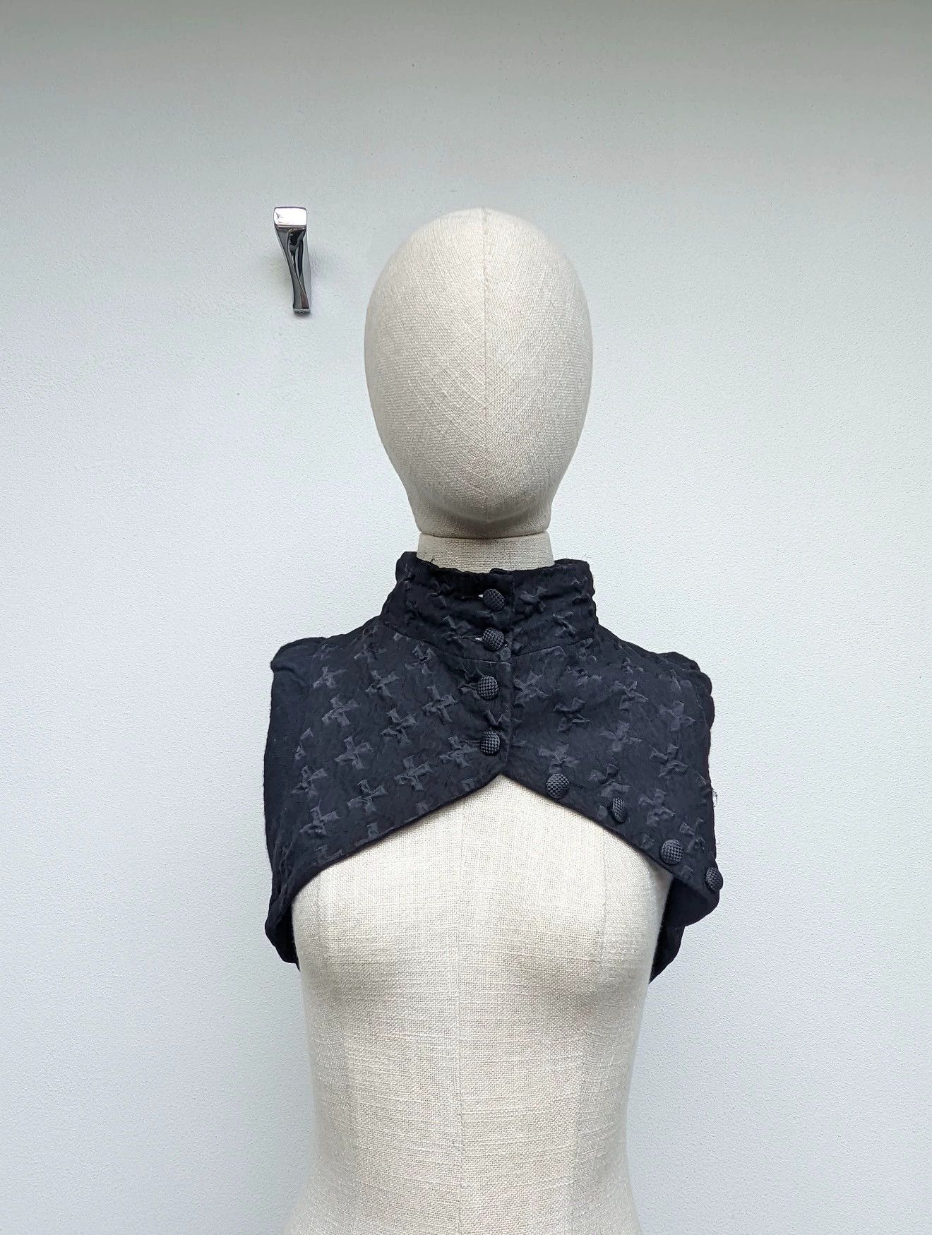 Ann Demeulemeester Ann demeulemeester black embroidered short vest. Size S / US 4 / IT 40 - 1 Thumbnail