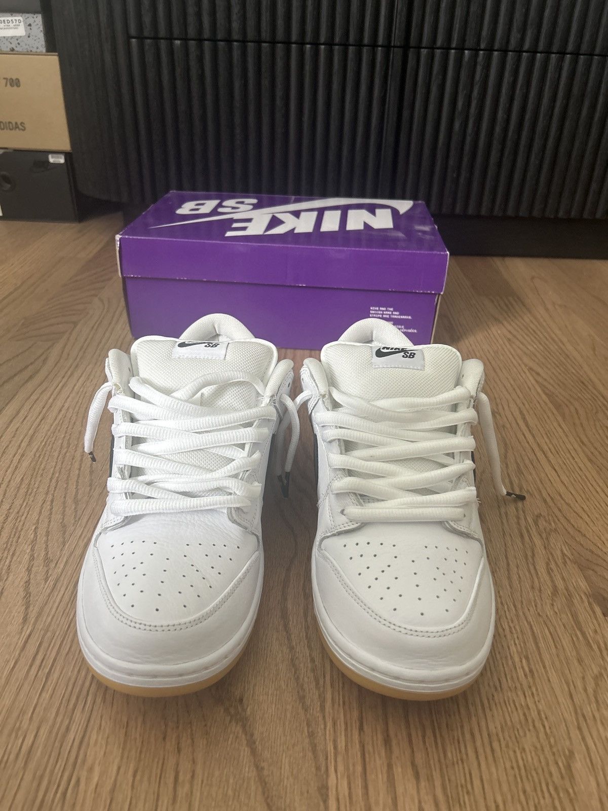 Nike Nike Dunk Low SB “White Gum” Size US 11 / EU 44 - 3 Thumbnail
