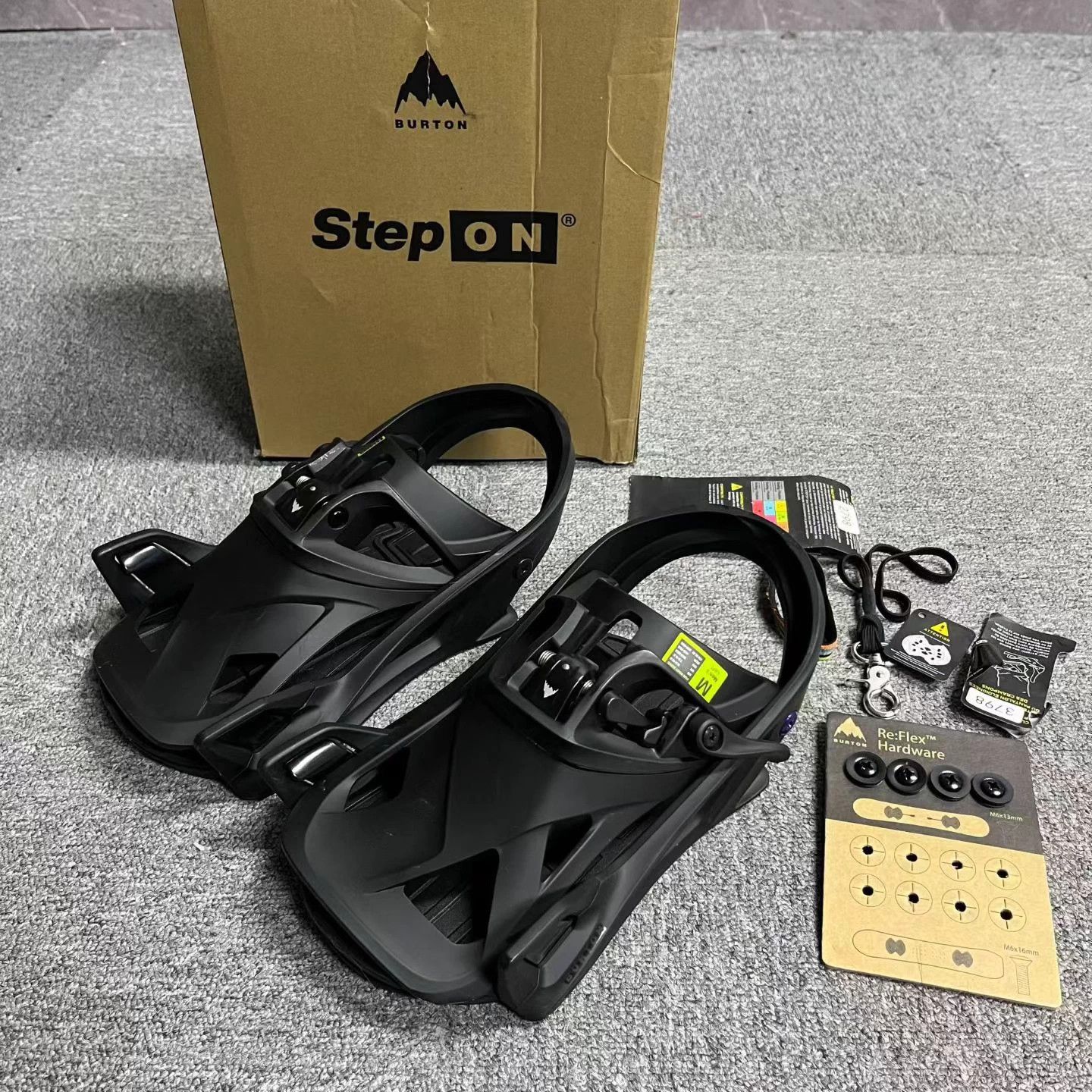 Burton Burton Step On Black M Binding Size US 9 / EU 42 - 1 Thumbnail