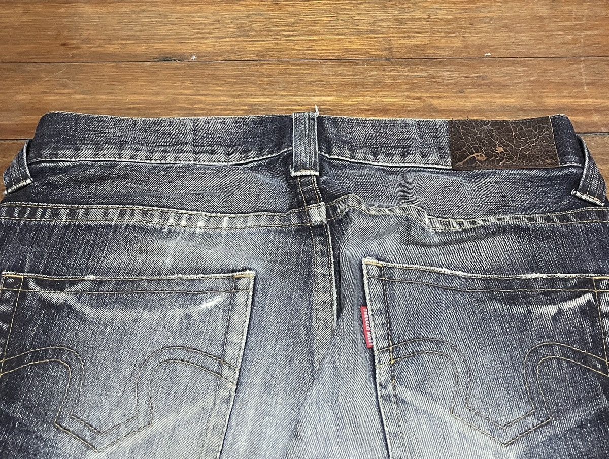 Le Grande Bleu (L.G.B.) Very Rare Design Vintage Tornado Mart Distressed Jeans 2000s Size US 33 - 4 Thumbnail