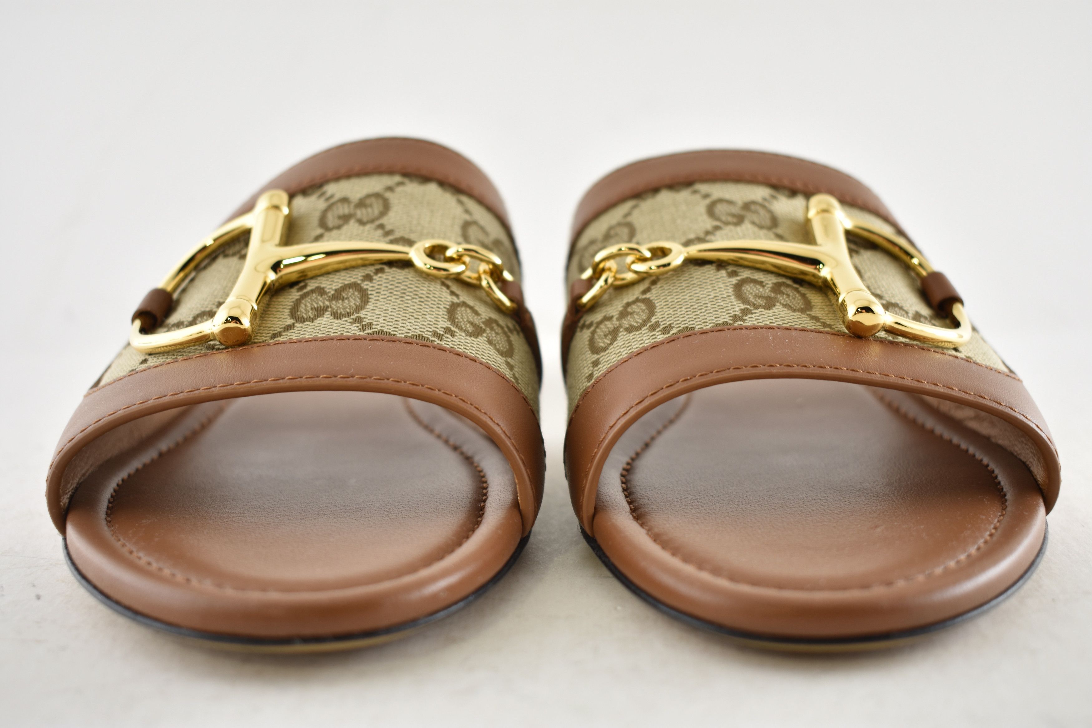 Gucci Gucci Alfa Gold Horsebit GG Canvas Logo Flat Sandal 37.5 Size US 7.5 / IT 37.5 - 9 Thumbnail