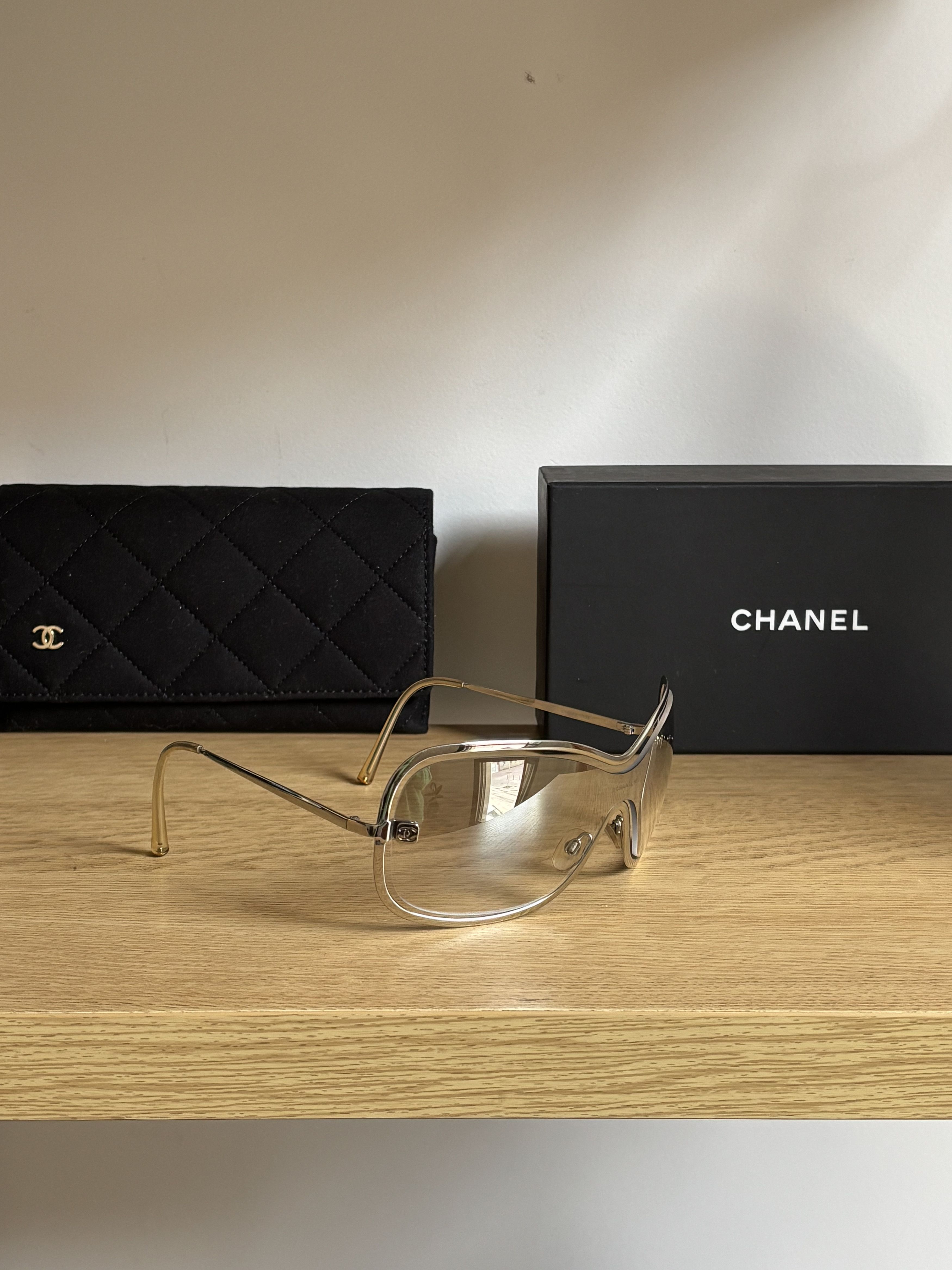 Chanel CHANEL SUNGLASSES 4031 Rhinestone 4017 Mask RI904 Size ONE SIZE - 5 Thumbnail