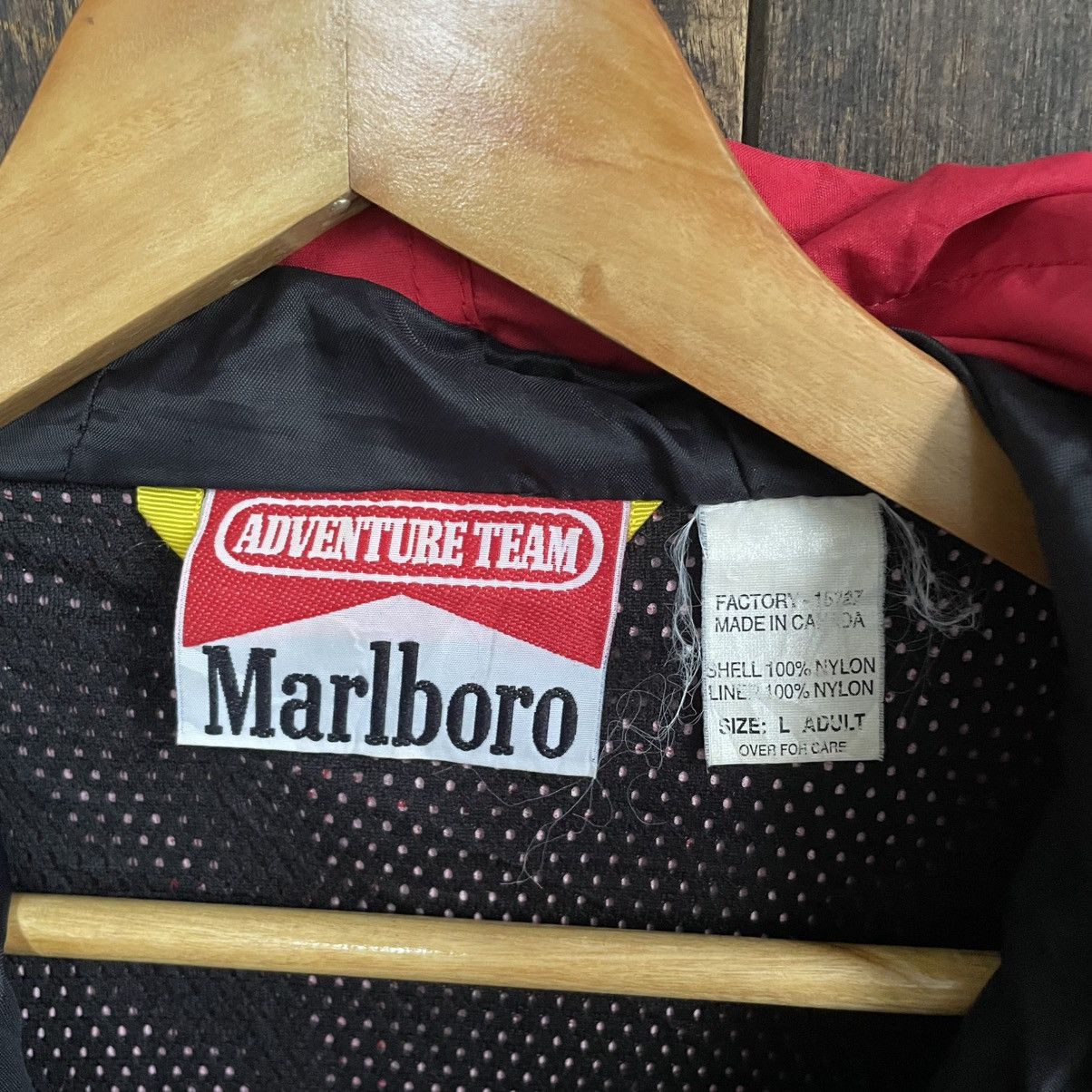 Marlboro × Sports Specialties × Vintage Vintage Marlboro Light Jacket Size US L / EU 52-54 / 3 - 5 Thumbnail